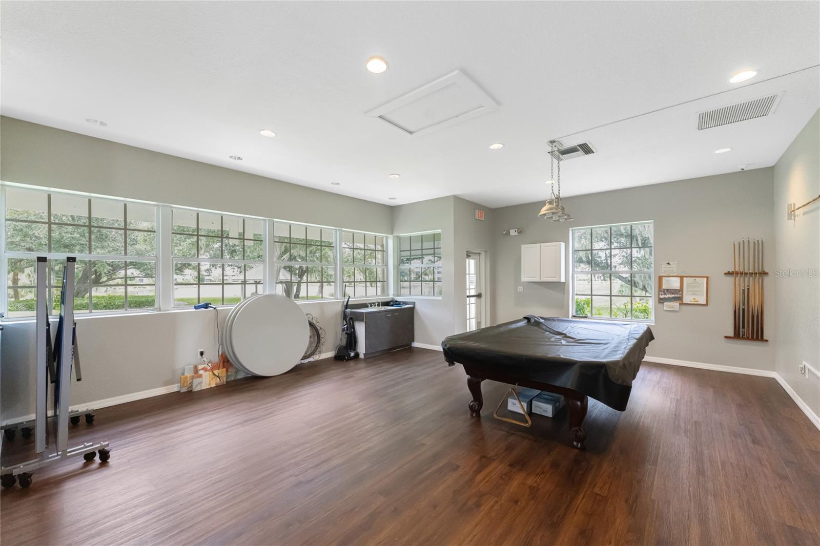 Image 35 of 52 For 19375 Water Oak Drive 303