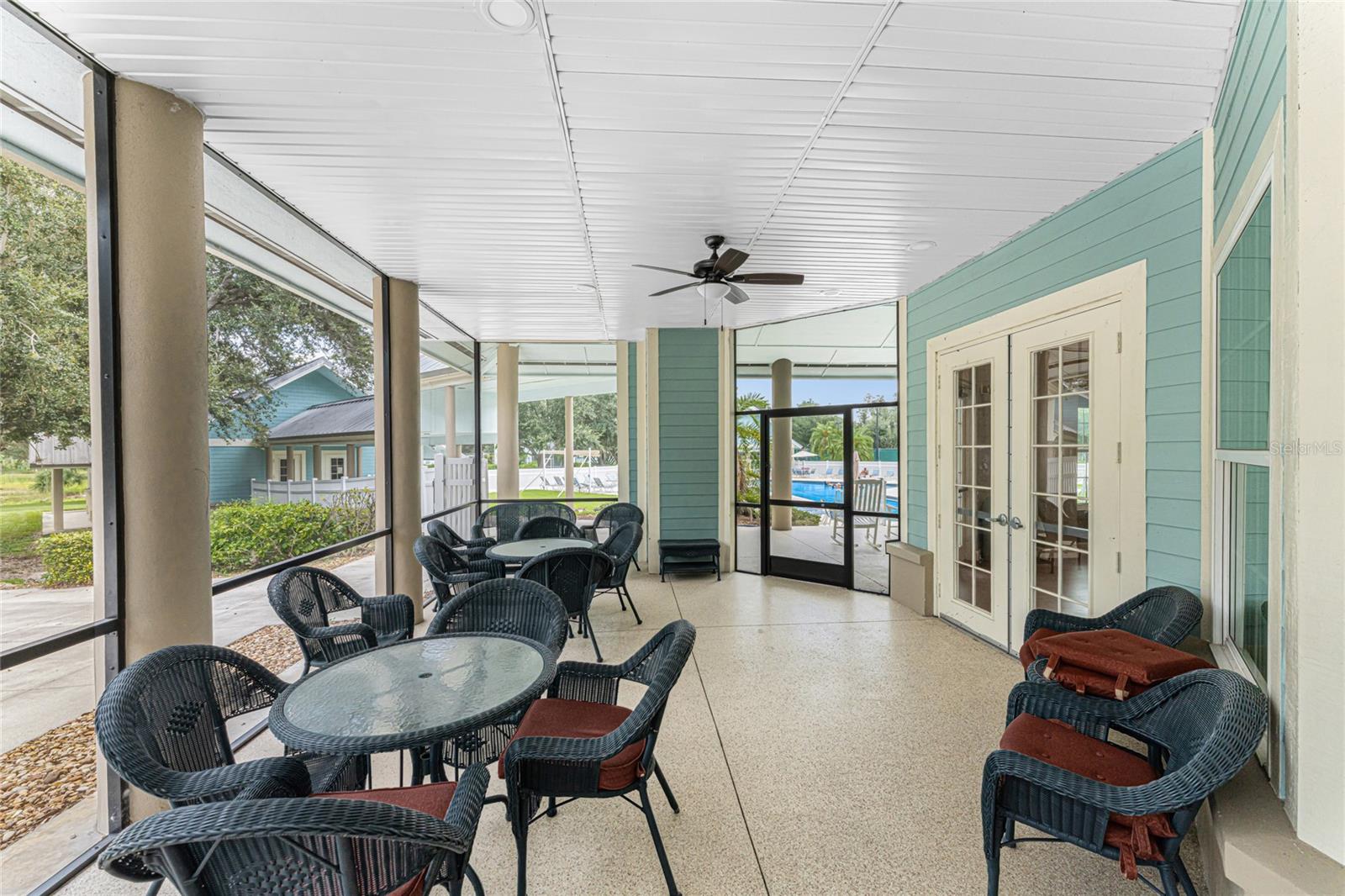 Image 38 of 52 For 19375 Water Oak Drive 303