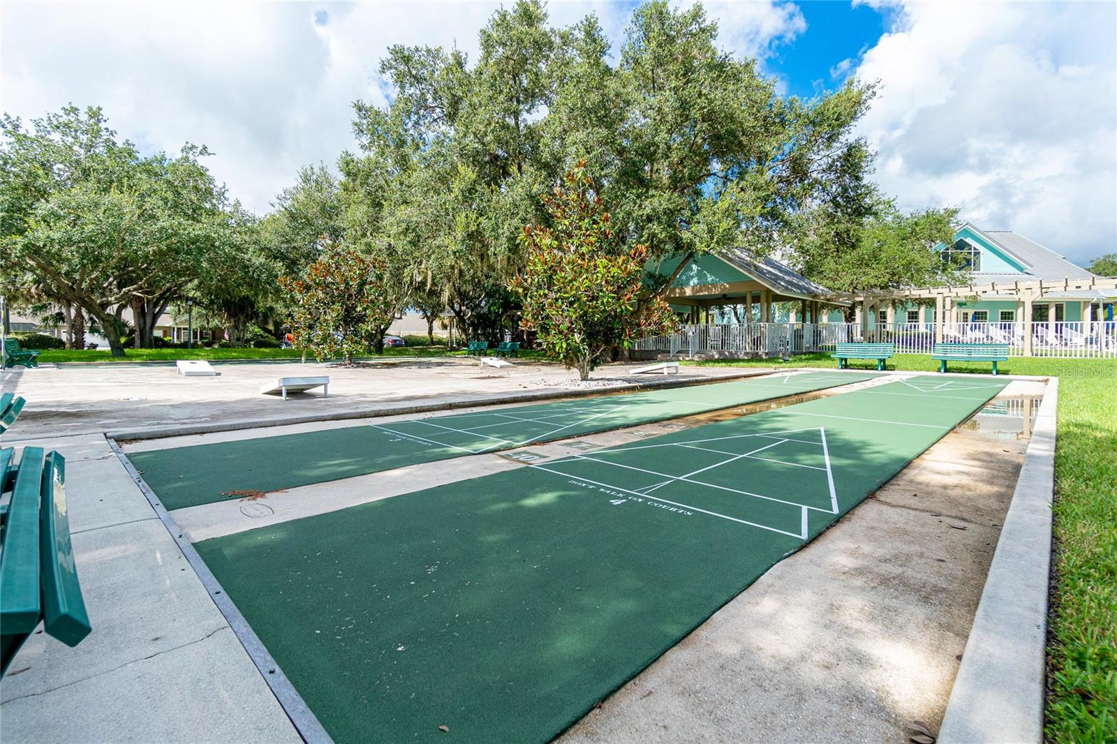 Image 42 of 52 For 19375 Water Oak Drive 303