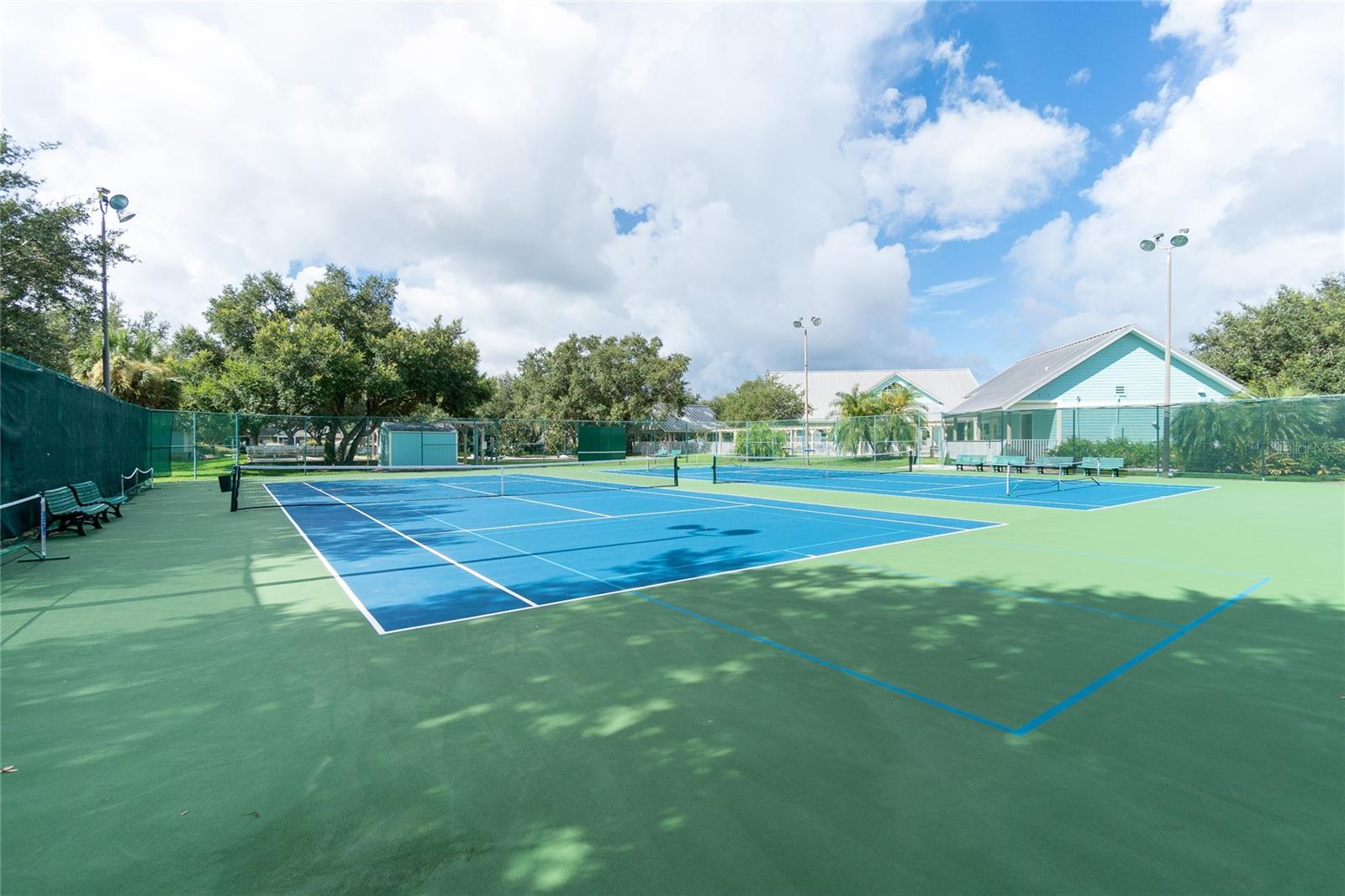 Image 43 of 52 For 19375 Water Oak Drive 303