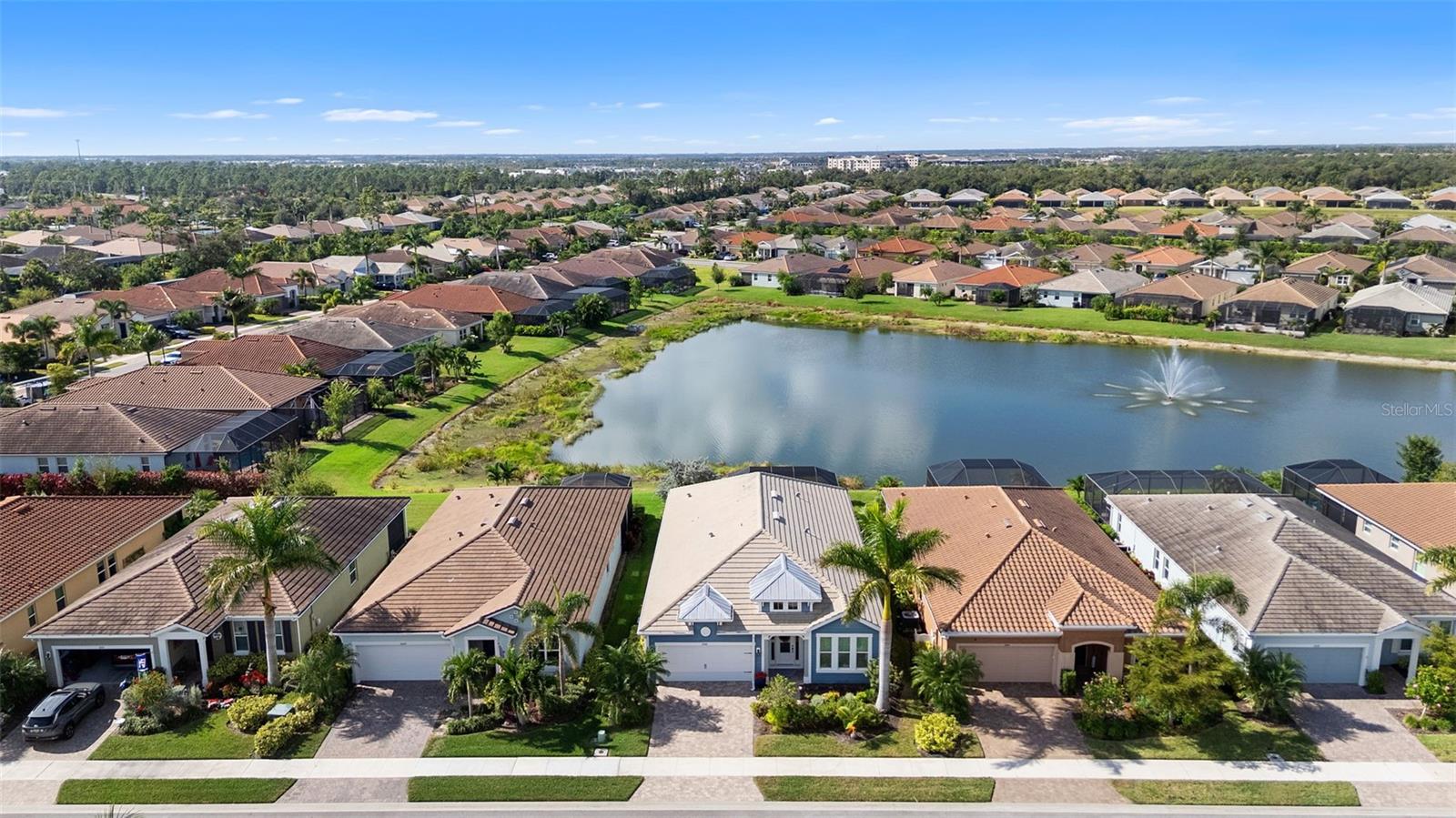 Image 2 of 28 For 20333 Minuet Place