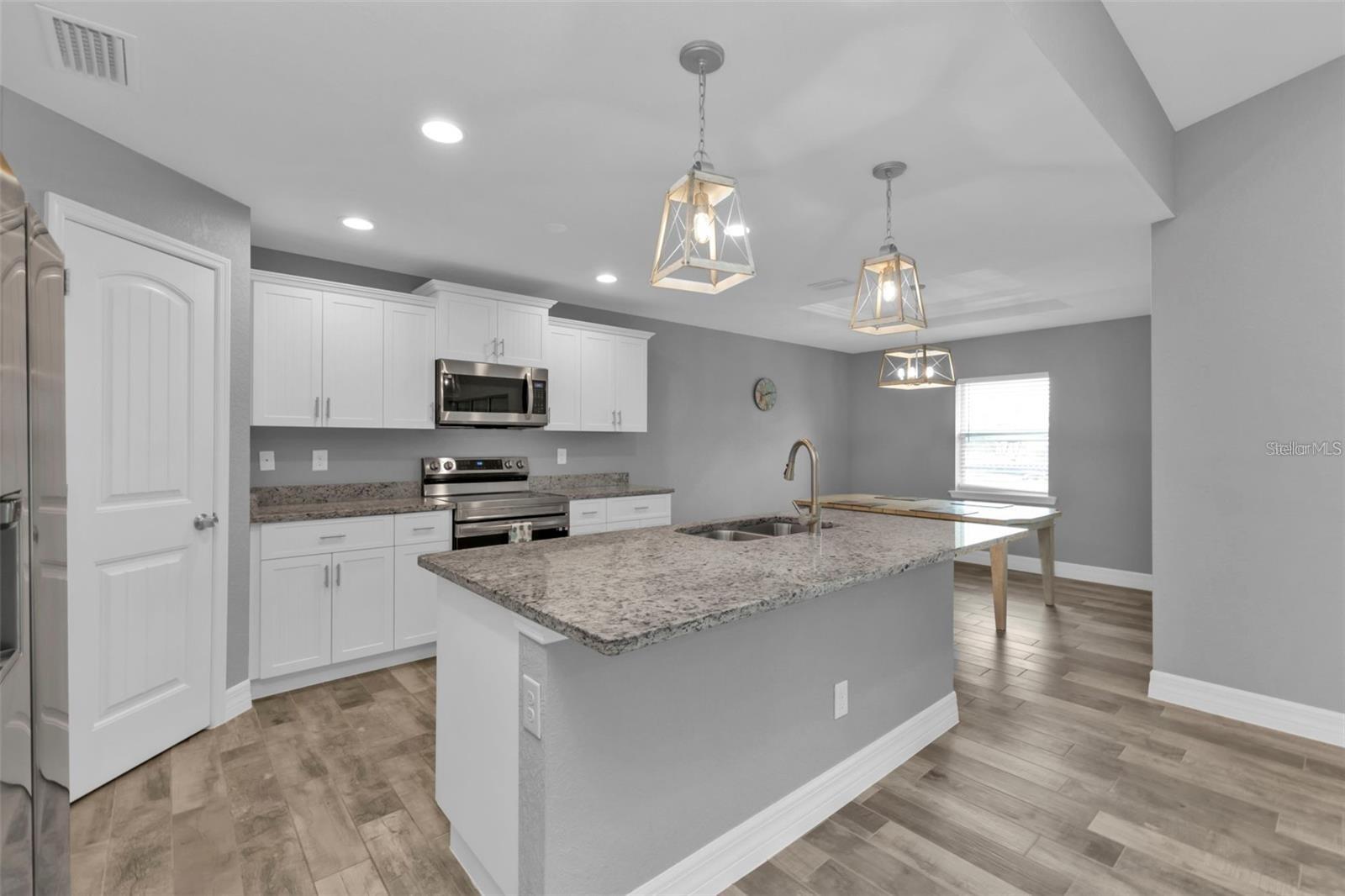 Image 3 of 52 For 14516 San Domingo Boulevard