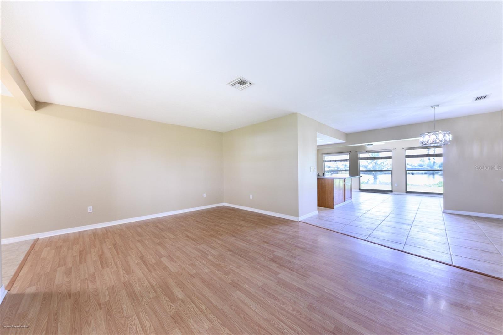 Image 15 of 54 For 2498 Abscott Street