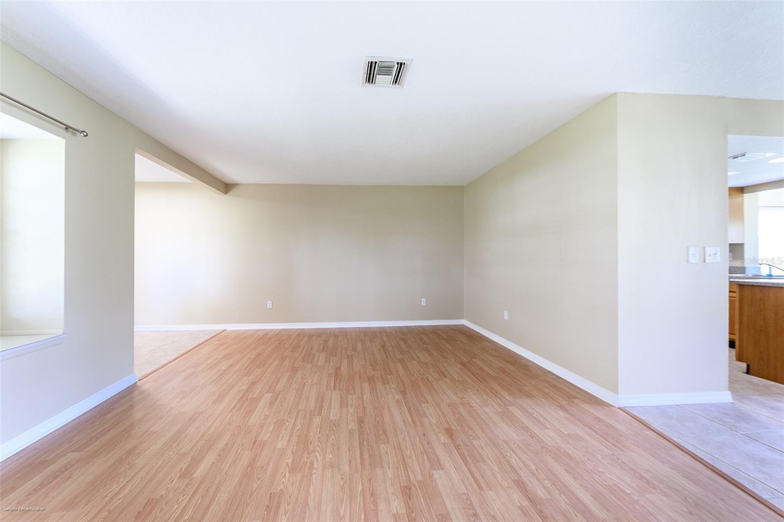 Image 16 of 54 For 2498 Abscott Street