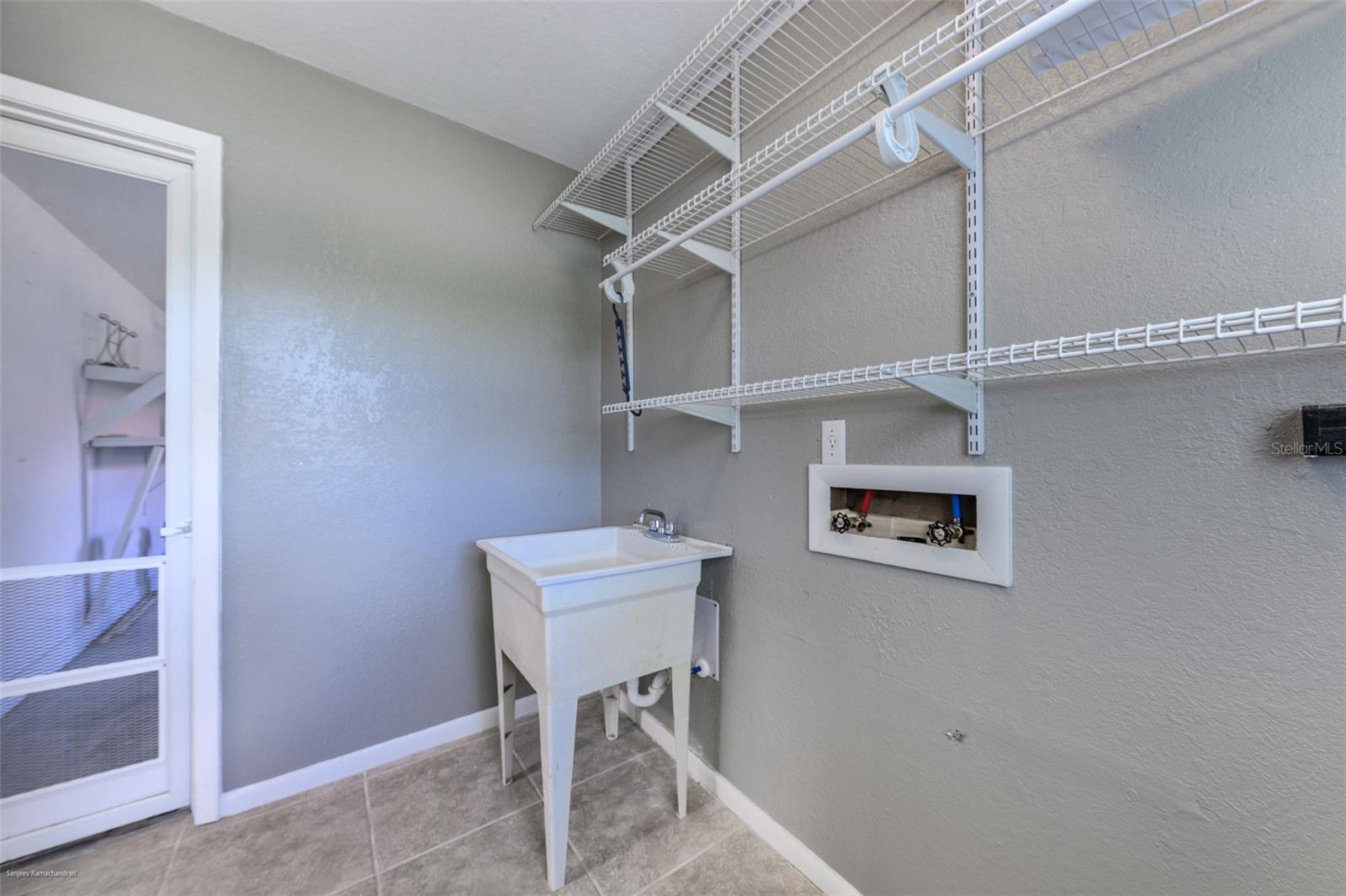 Image 26 of 54 For 2498 Abscott Street