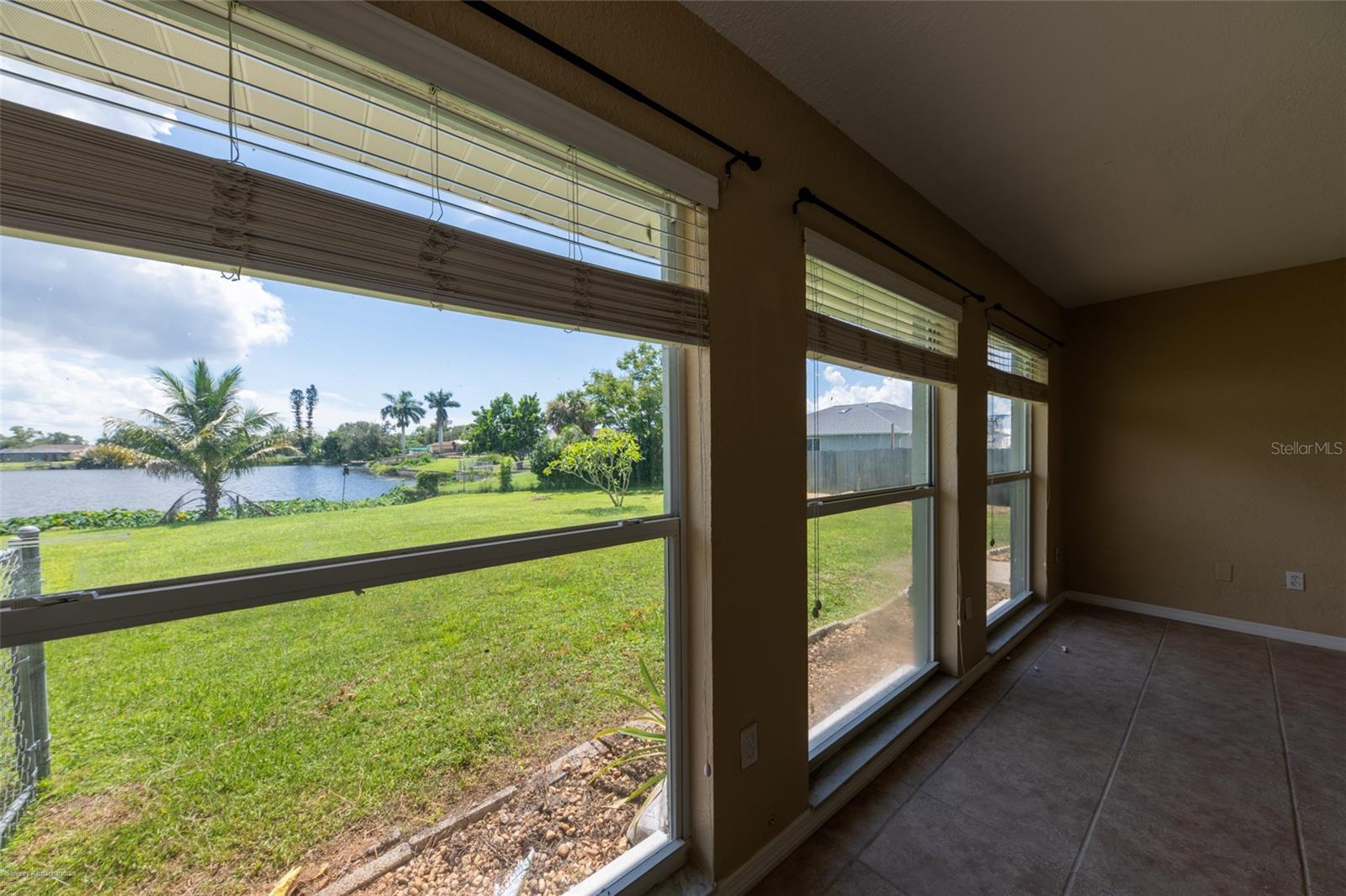 Image 34 of 54 For 2498 Abscott Street