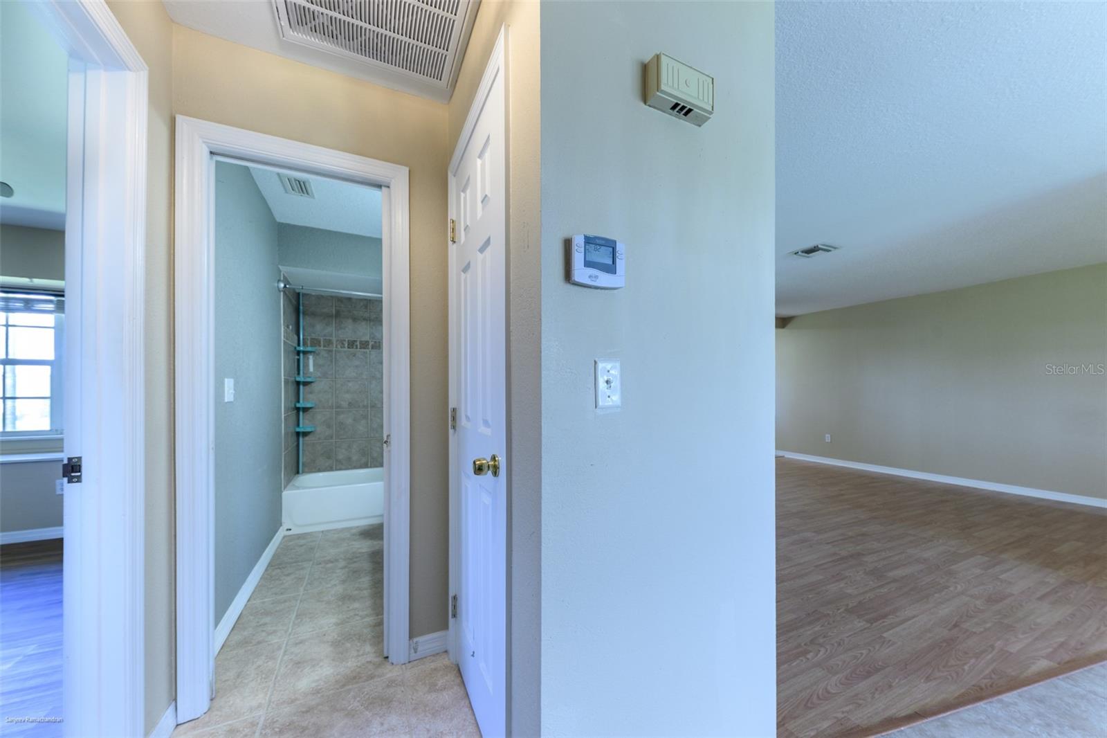 Image 36 of 54 For 2498 Abscott Street