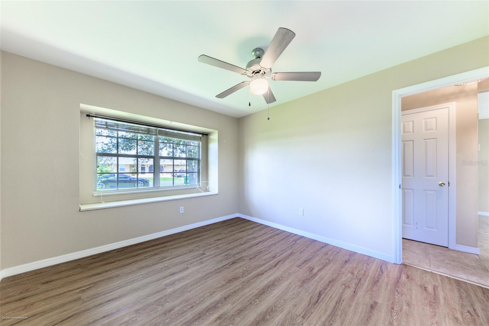 Image 39 of 54 For 2498 Abscott Street