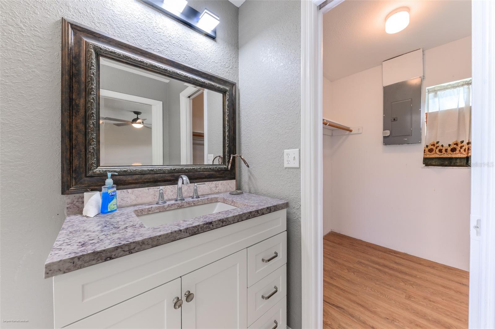 Image 52 of 54 For 2498 Abscott Street