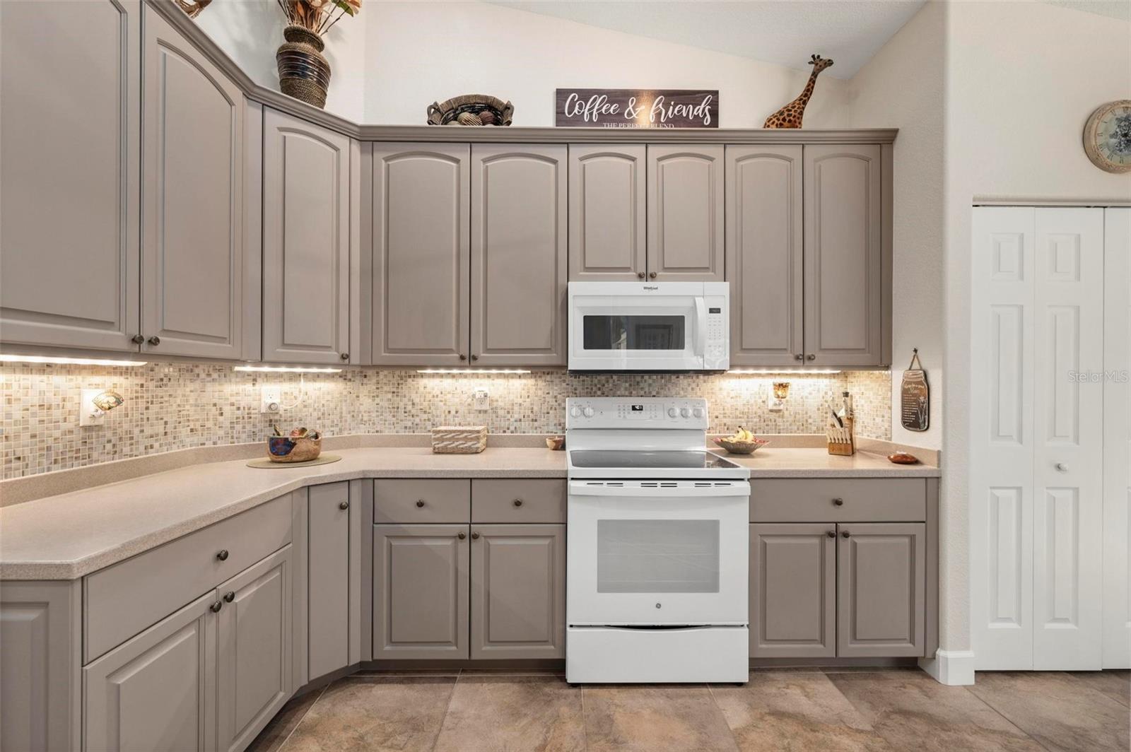 Image 15 of 96 For 407 Orlando Boulevard