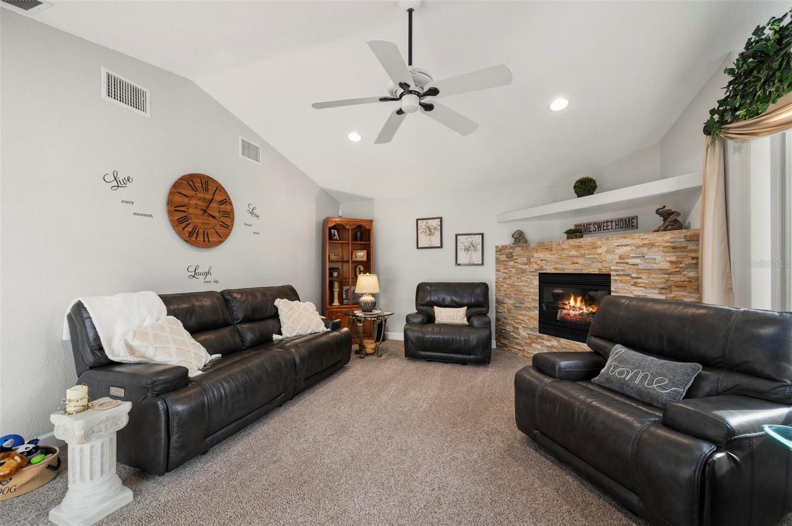 Image 20 of 96 For 407 Orlando Boulevard