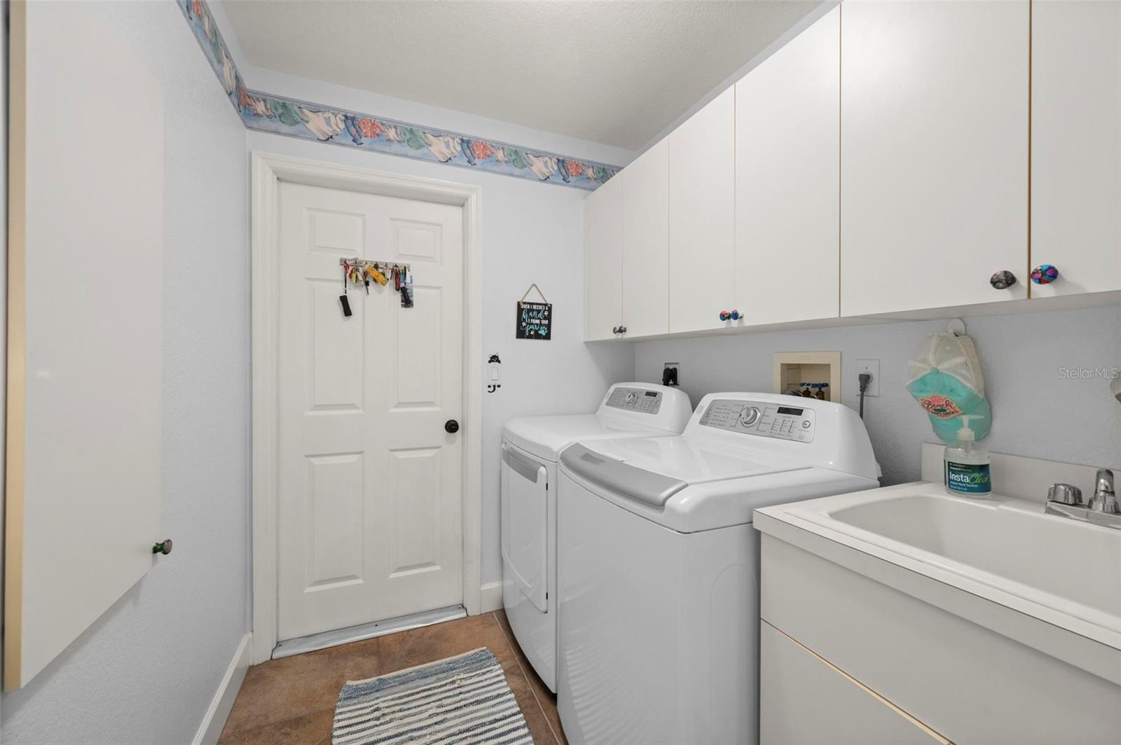 Image 37 of 96 For 407 Orlando Boulevard