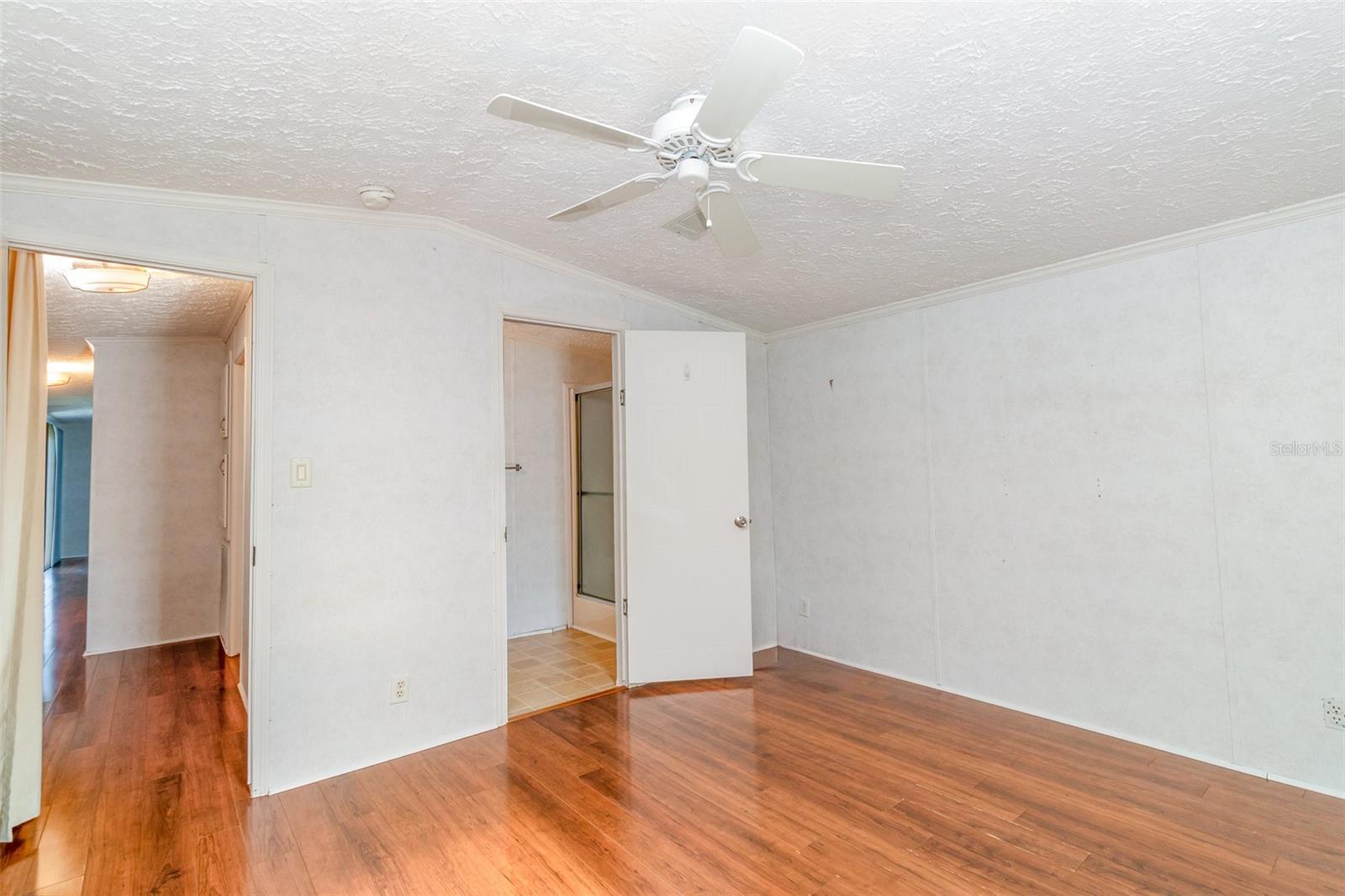 Image 10 of 43 For 10 Holland Drive