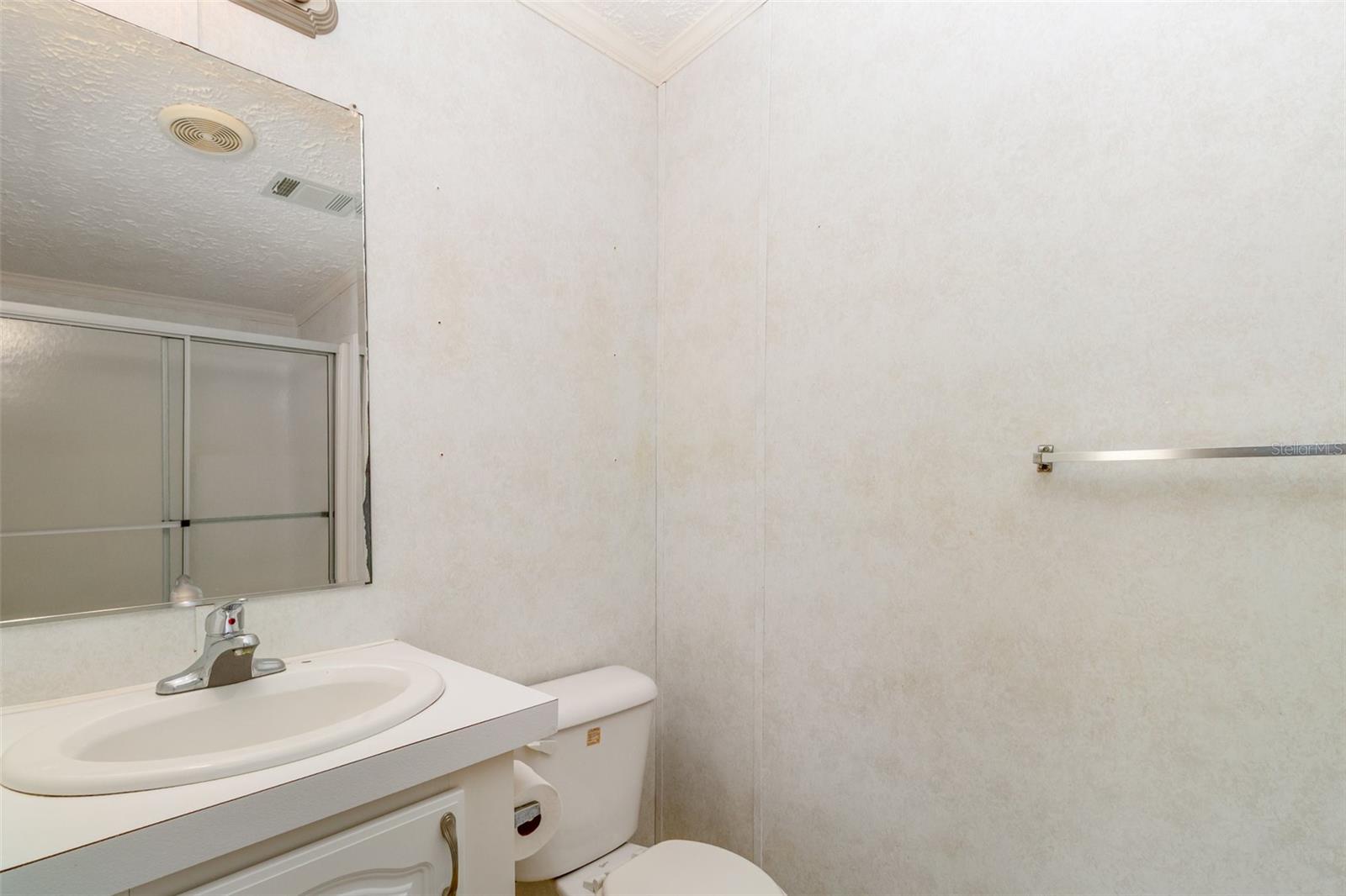 Image 16 of 43 For 10 Holland Drive