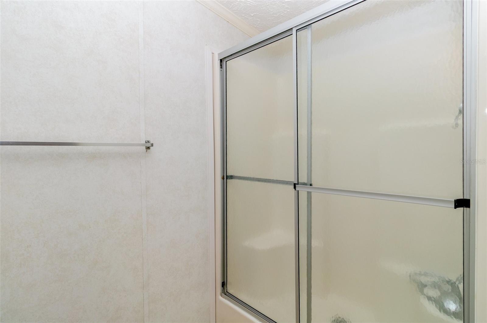 Image 17 of 43 For 10 Holland Drive