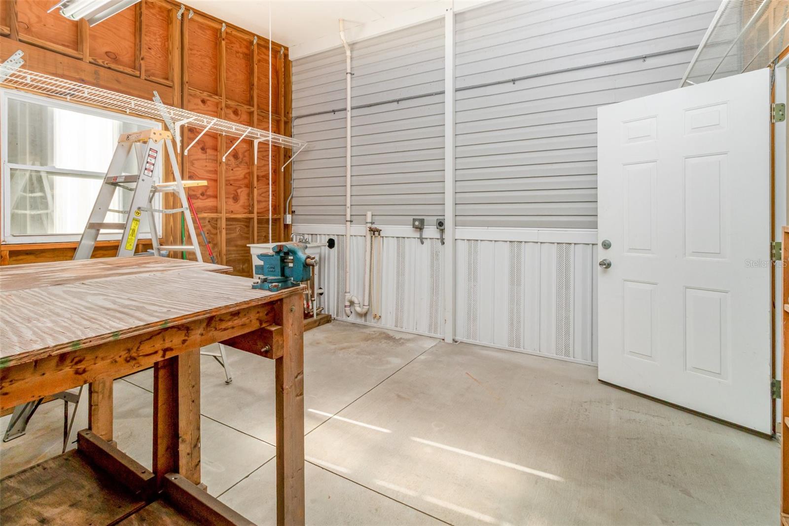 Image 18 of 43 For 10 Holland Drive