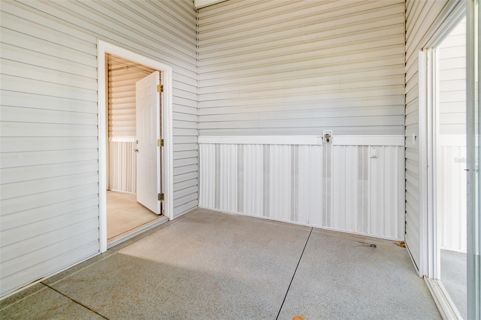 Image 22 of 43 For 10 Holland Drive