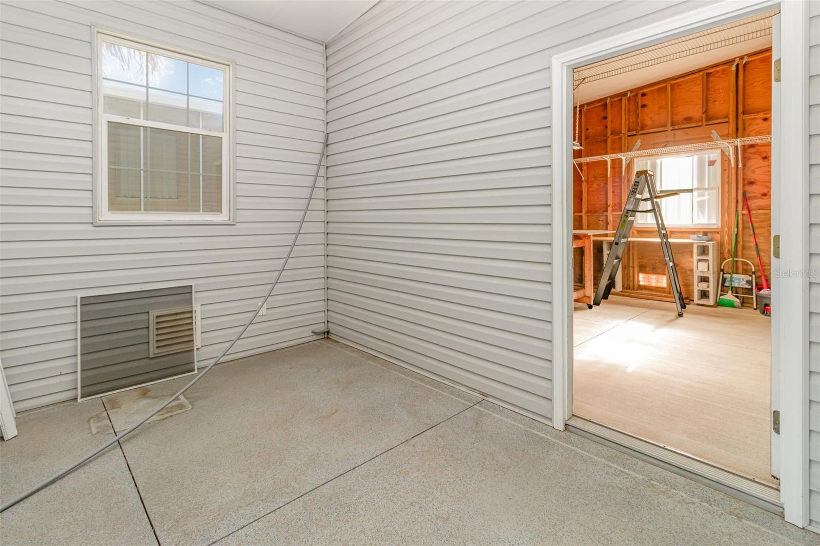 Image 23 of 43 For 10 Holland Drive