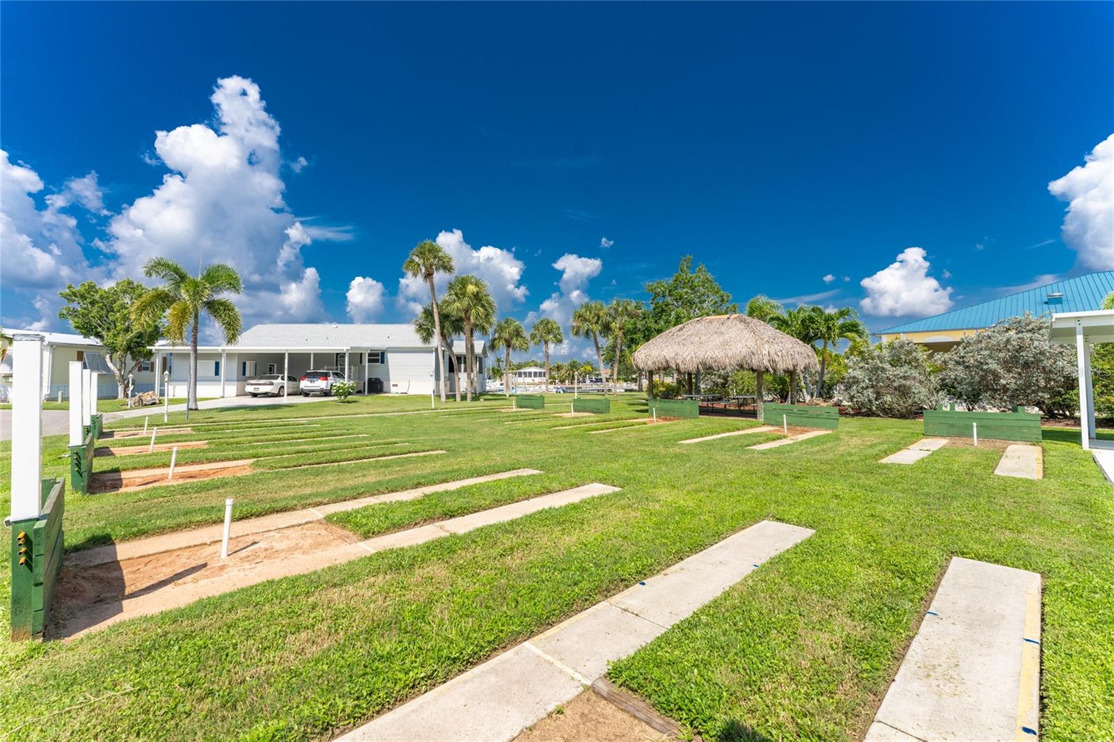 Image 27 of 43 For 10 Holland Drive