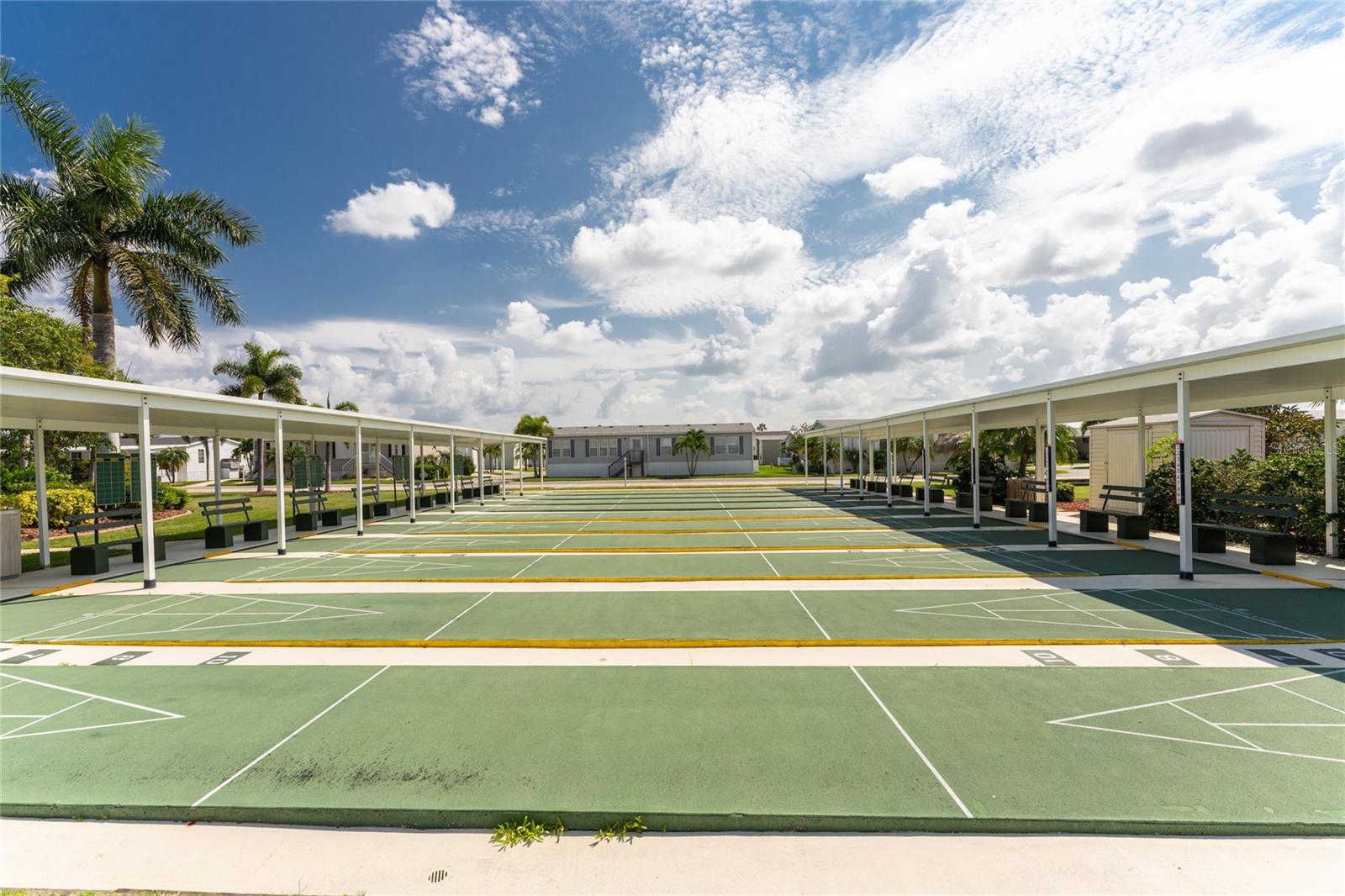 Image 28 of 43 For 10 Holland Drive