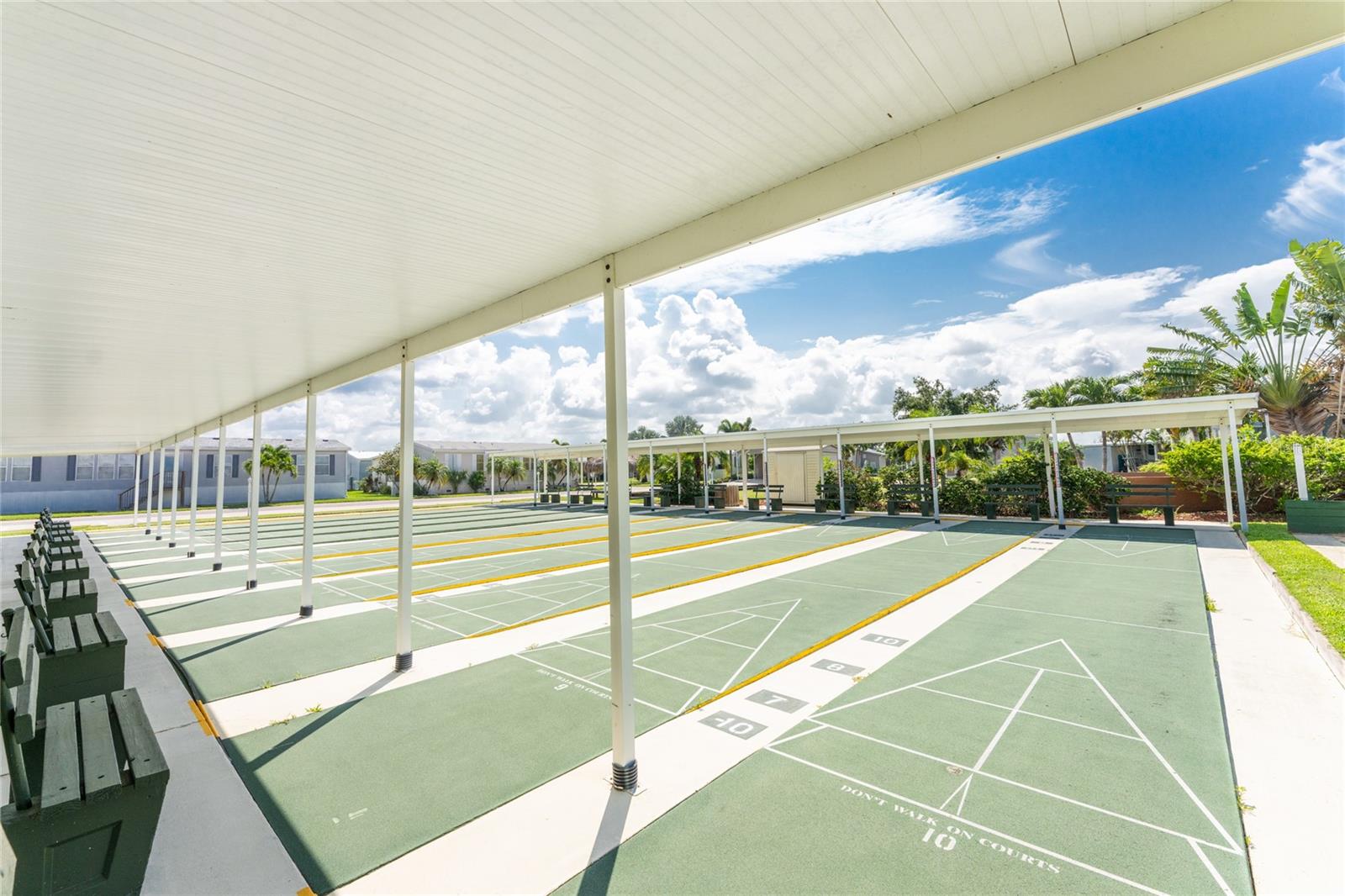 Image 29 of 43 For 10 Holland Drive