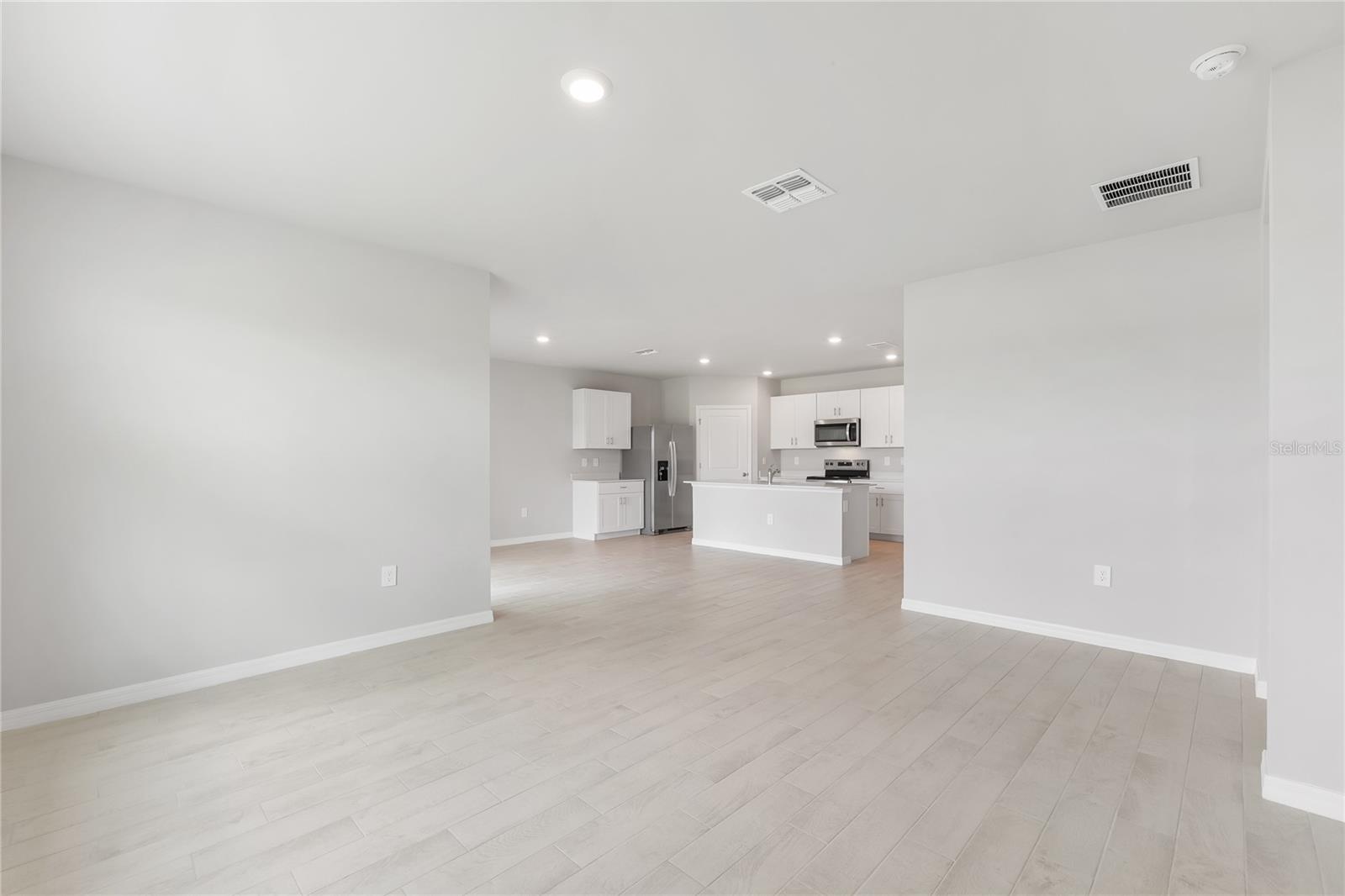 Image 6 of 20 For 25118 Alcazar Drive