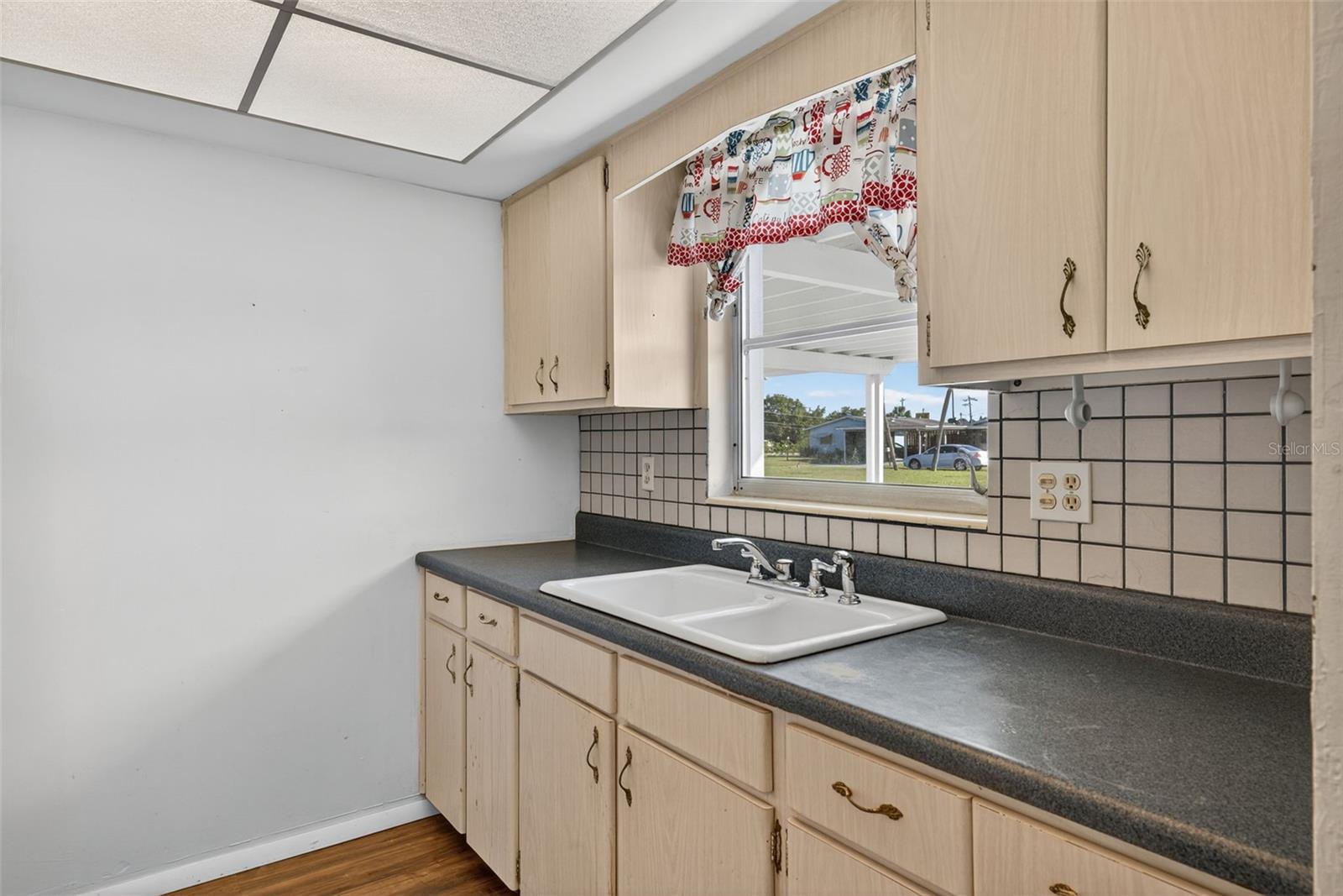 Image 13 of 35 For 2207 Croton Court 0