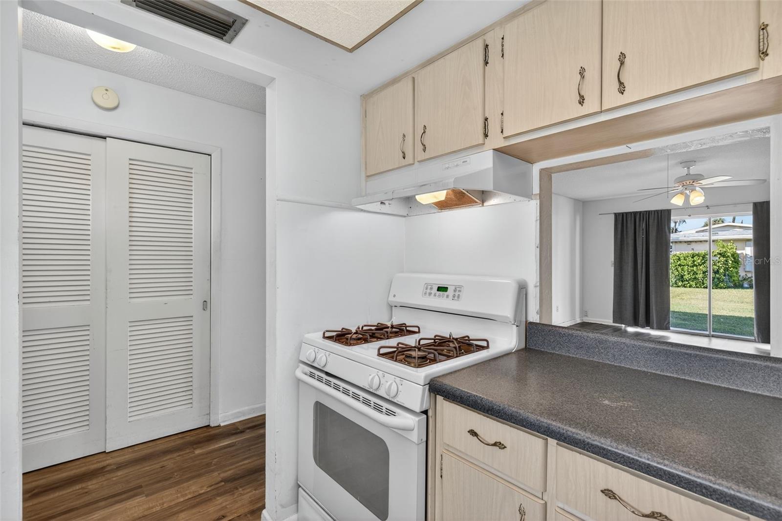 Image 14 of 35 For 2207 Croton Court 0