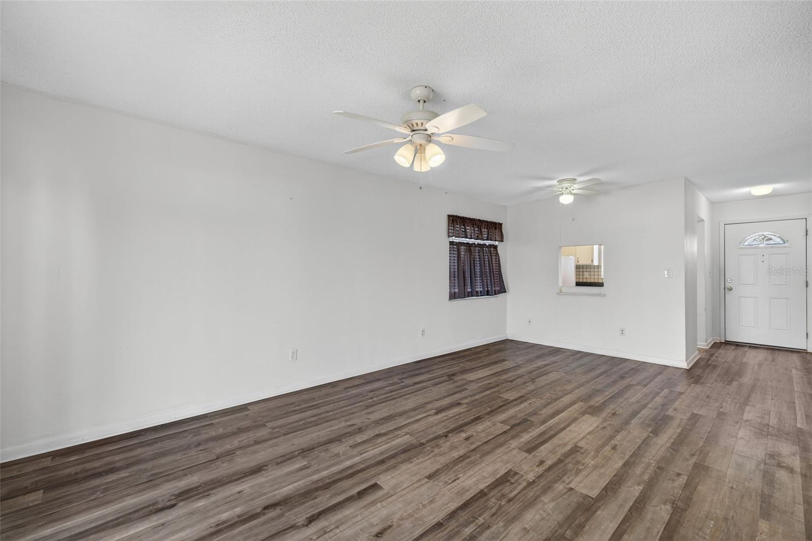 Image 4 of 35 For 2207 Croton Court 0