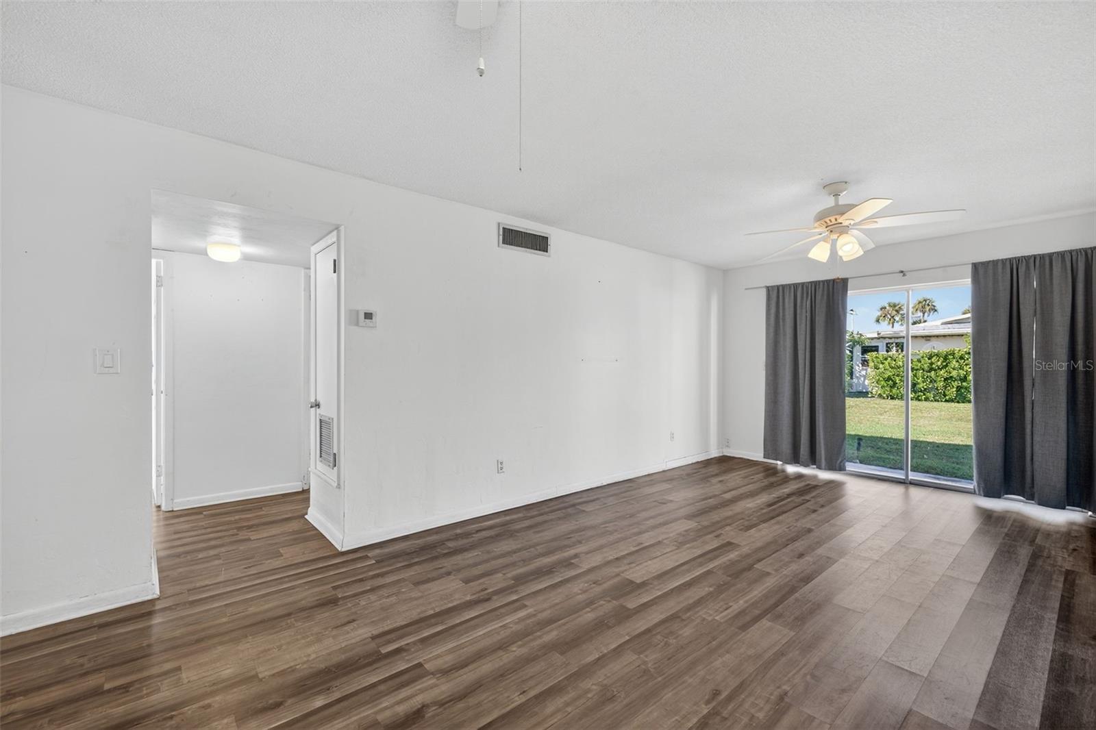 Image 7 of 35 For 2207 Croton Court 0