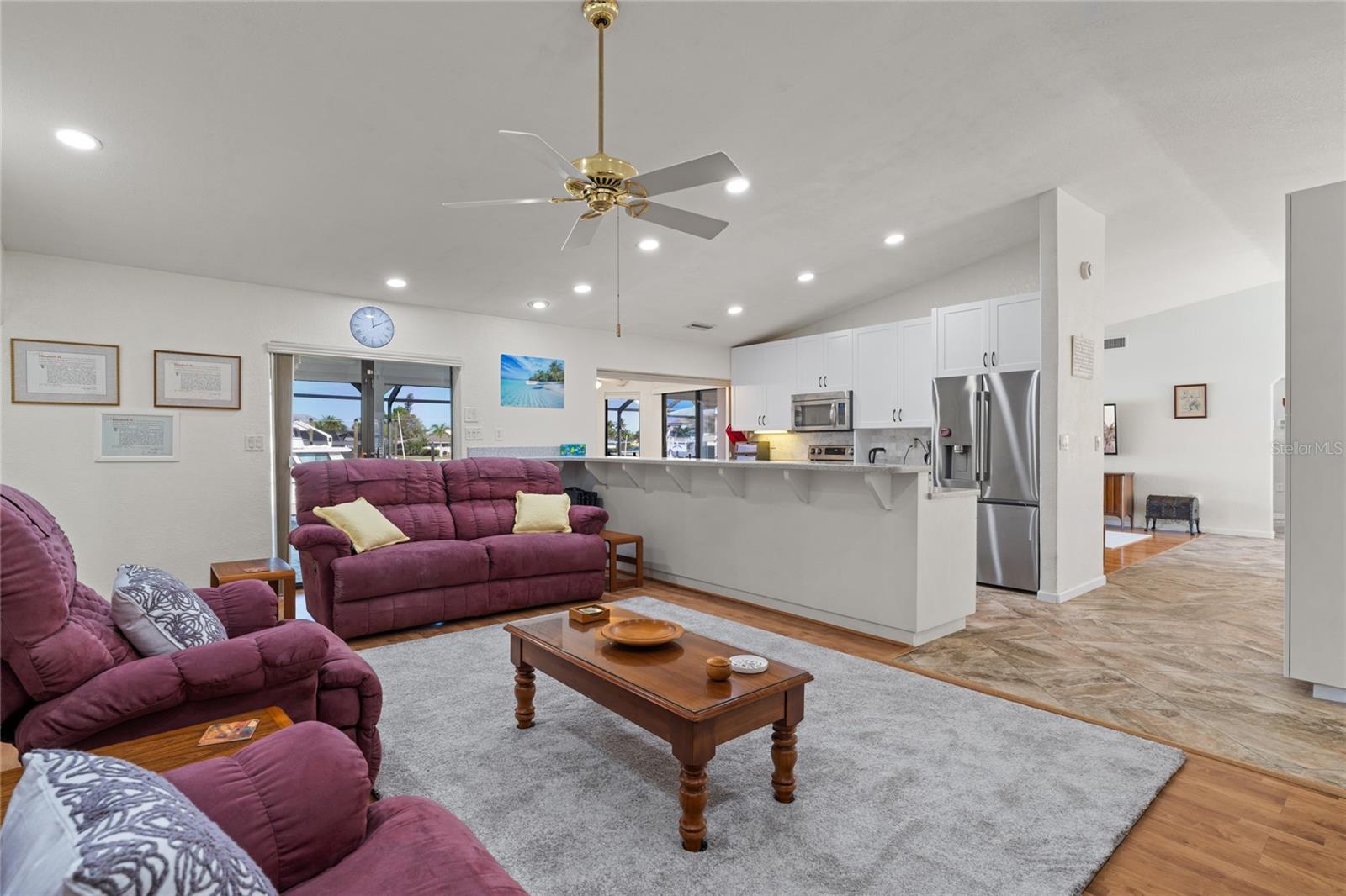 Image 10 of 84 For 136 Creek Drive Se