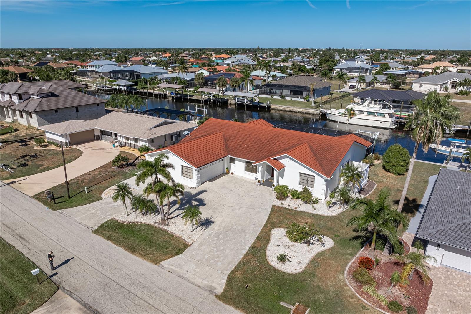 Image 17 of 84 For 136 Creek Drive Se