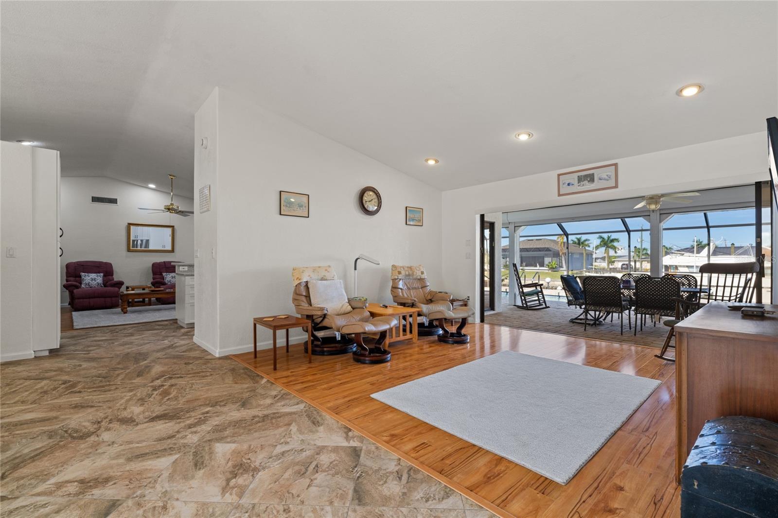 Image 23 of 84 For 136 Creek Drive Se