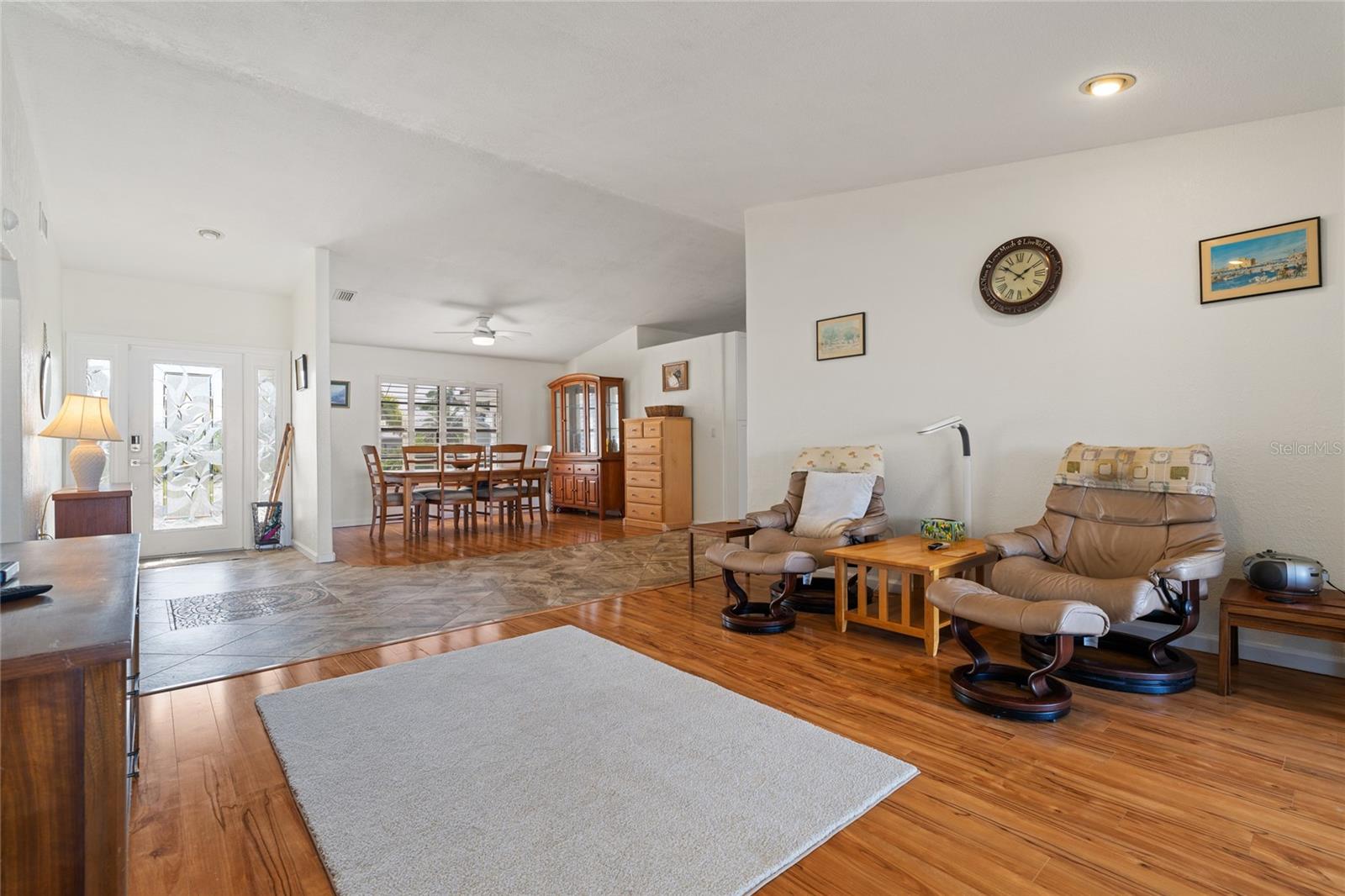 Image 26 of 84 For 136 Creek Drive Se