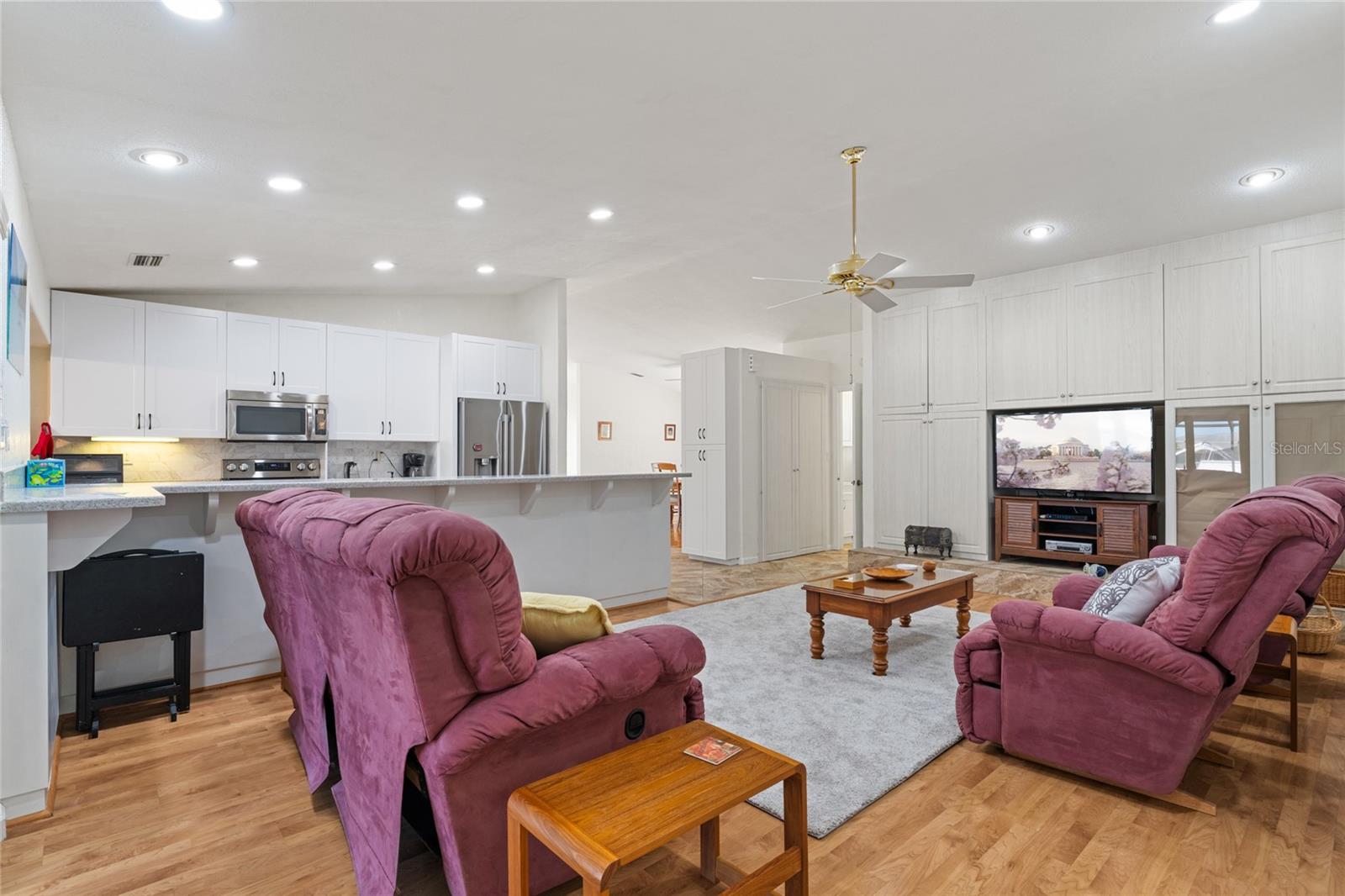 Image 34 of 84 For 136 Creek Drive Se