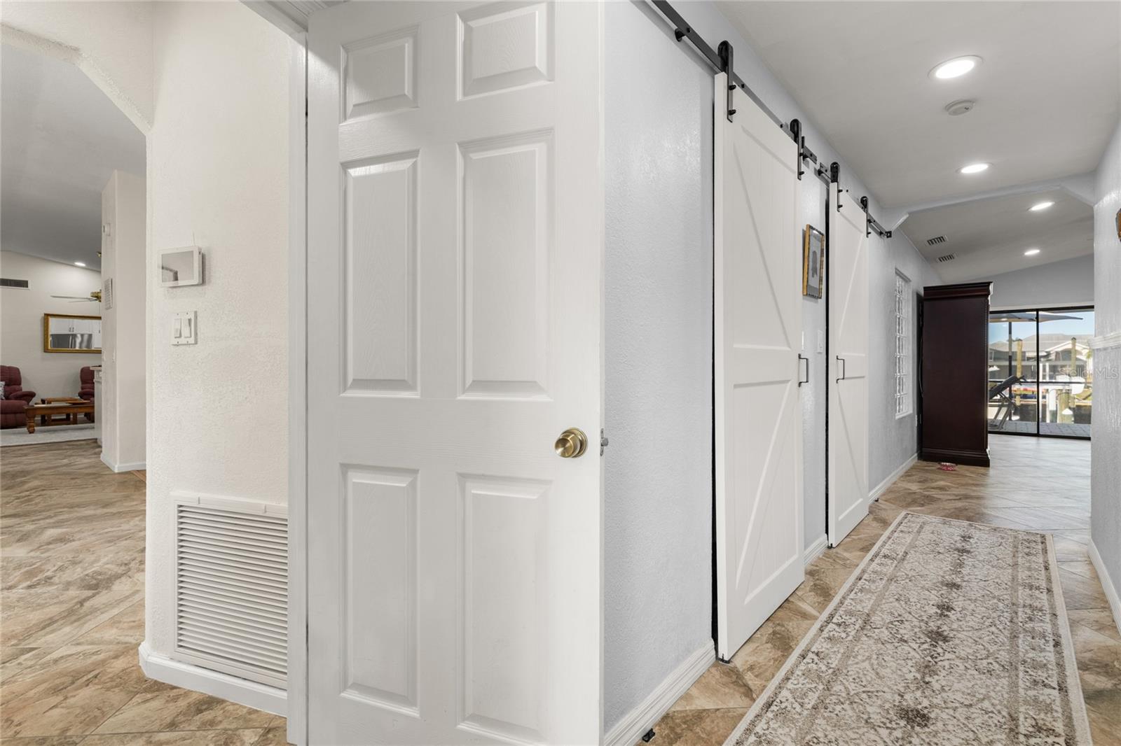 Image 37 of 84 For 136 Creek Drive Se