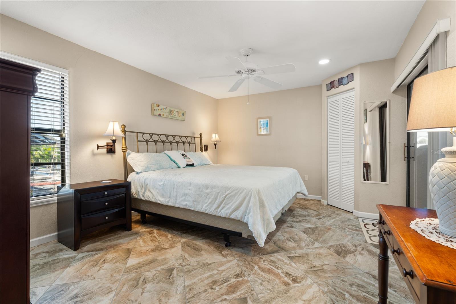 Image 48 of 84 For 136 Creek Drive Se