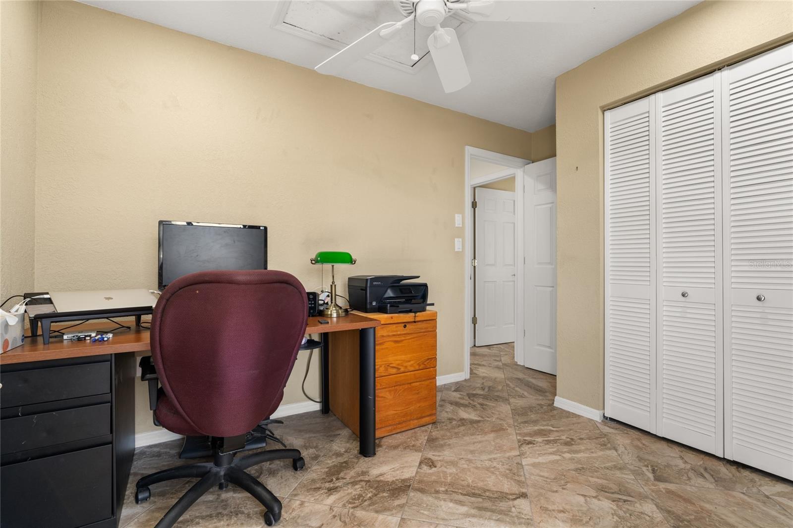 Image 56 of 84 For 136 Creek Drive Se