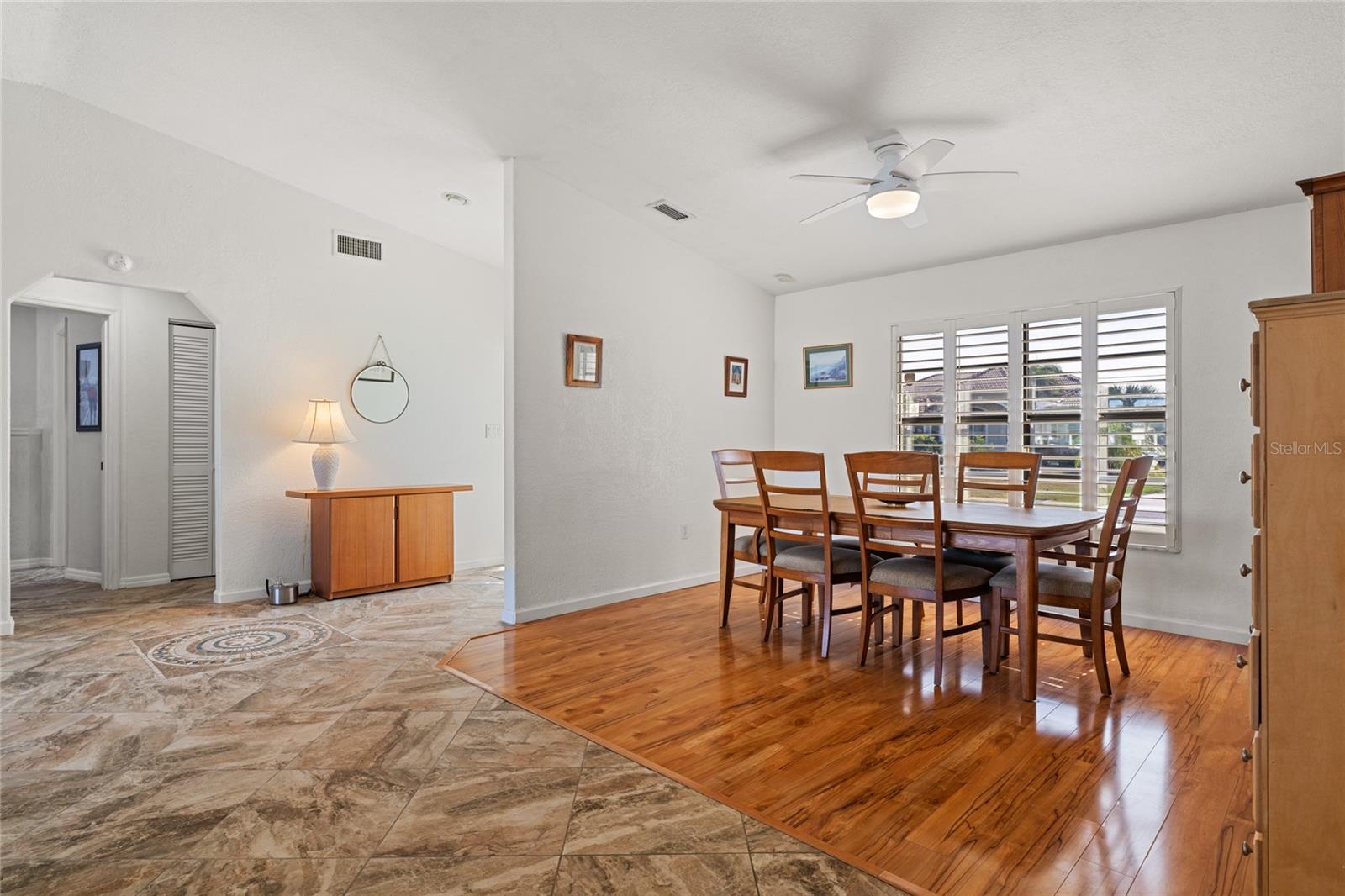 Image 7 of 84 For 136 Creek Drive Se