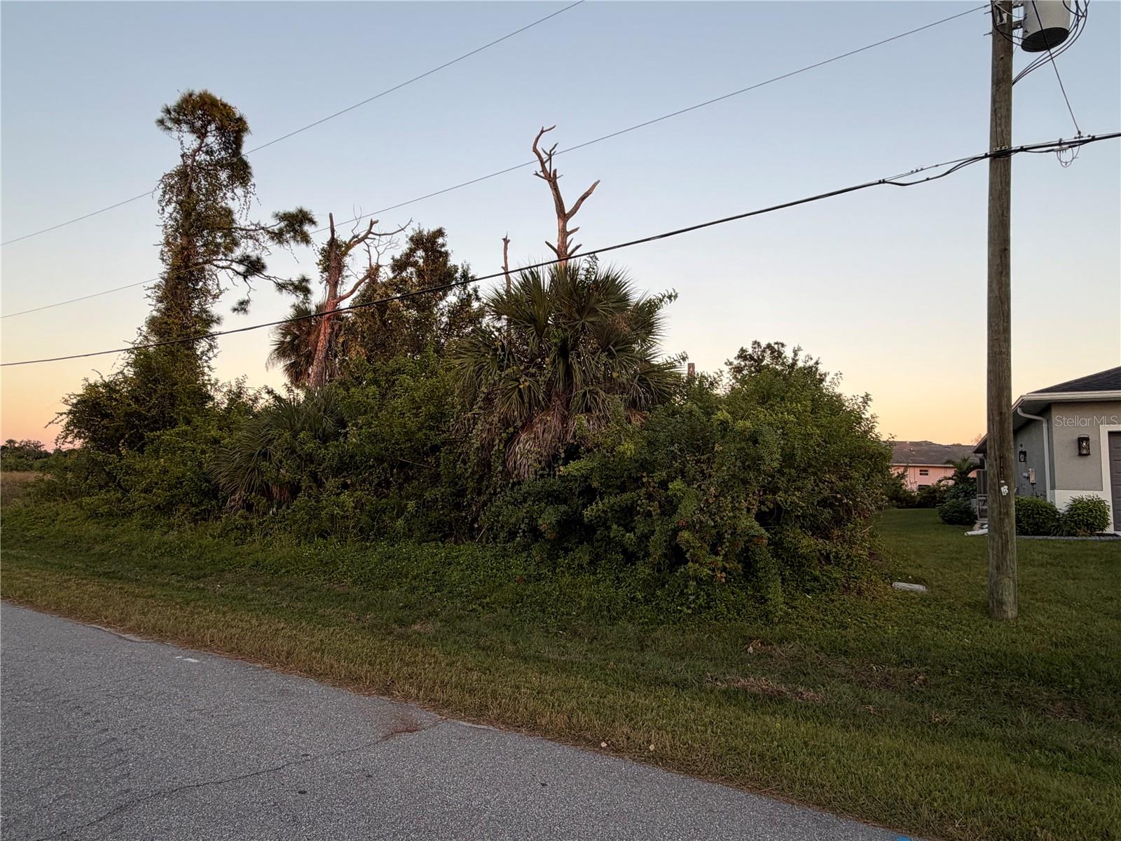 Image 2 of 3 For 113 Opal Dr  