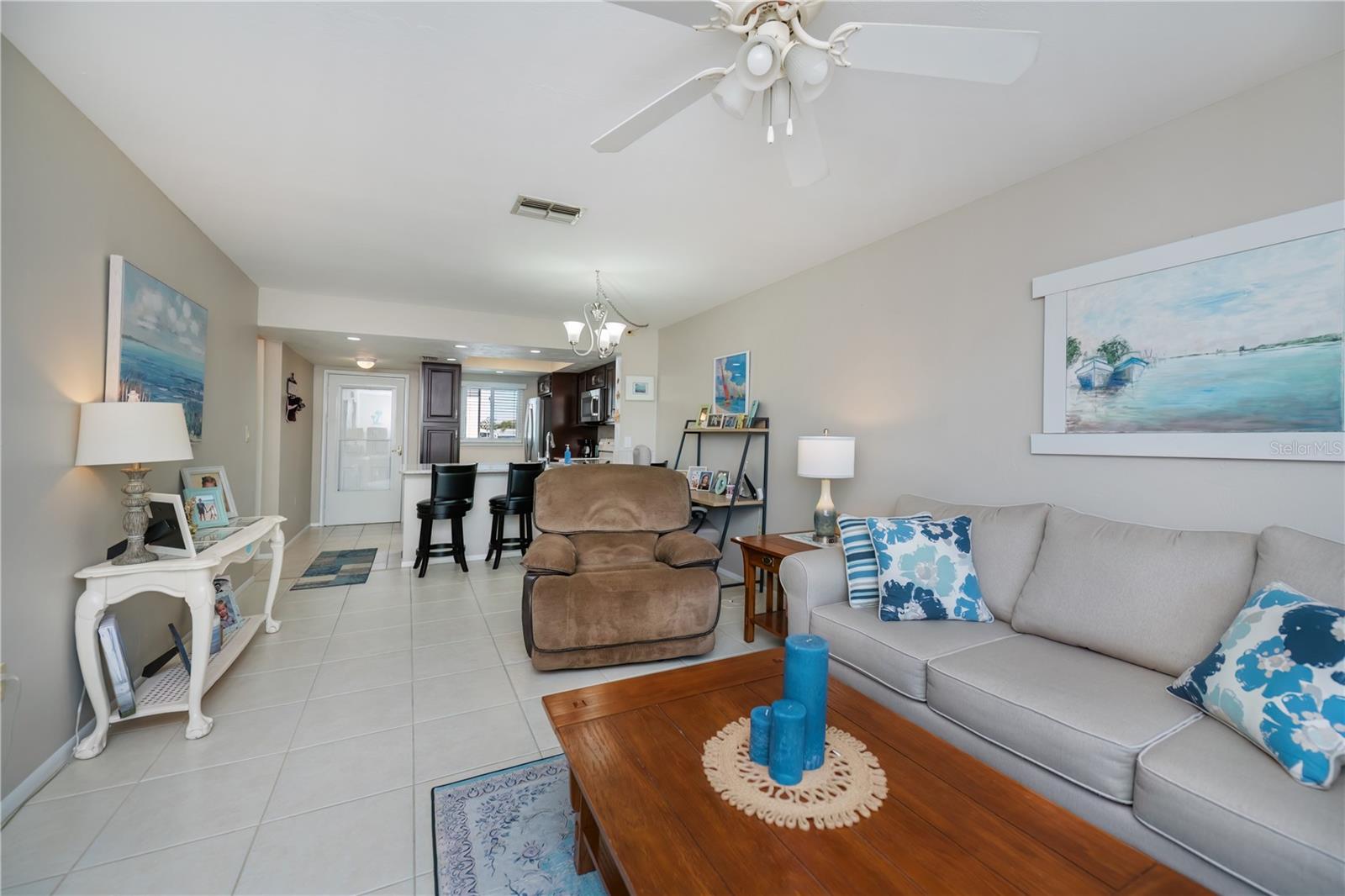 Listing photo id 19 for 25275 Rampart Boulevard 1802