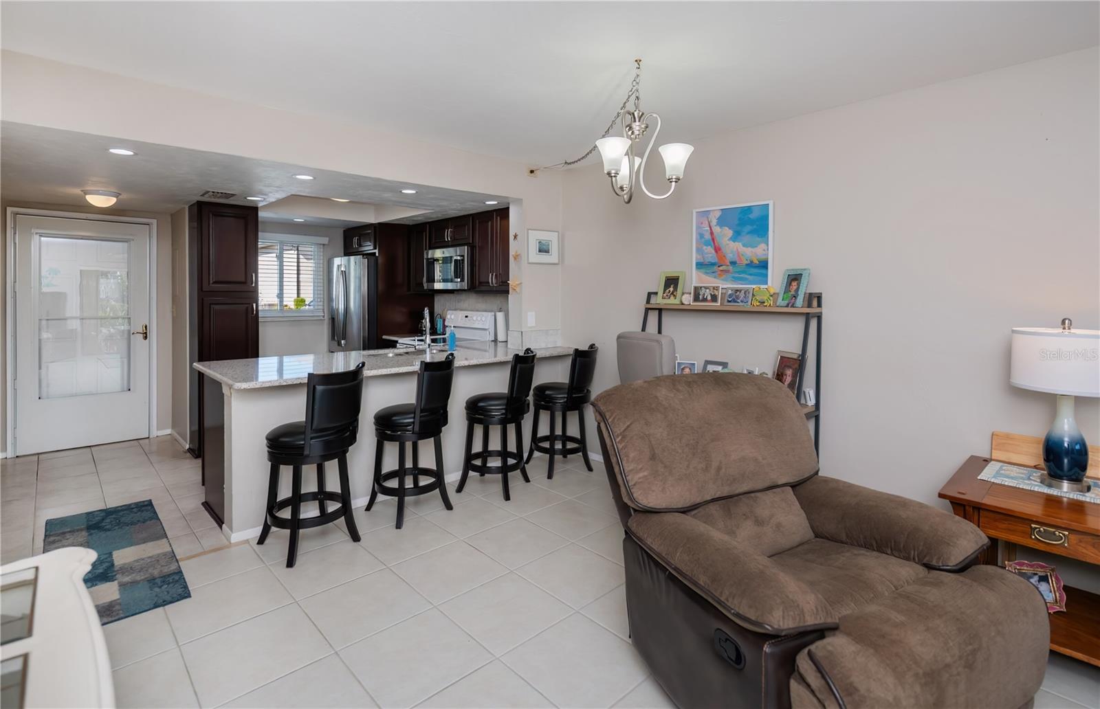 Listing photo id 20 for 25275 Rampart Boulevard 1802