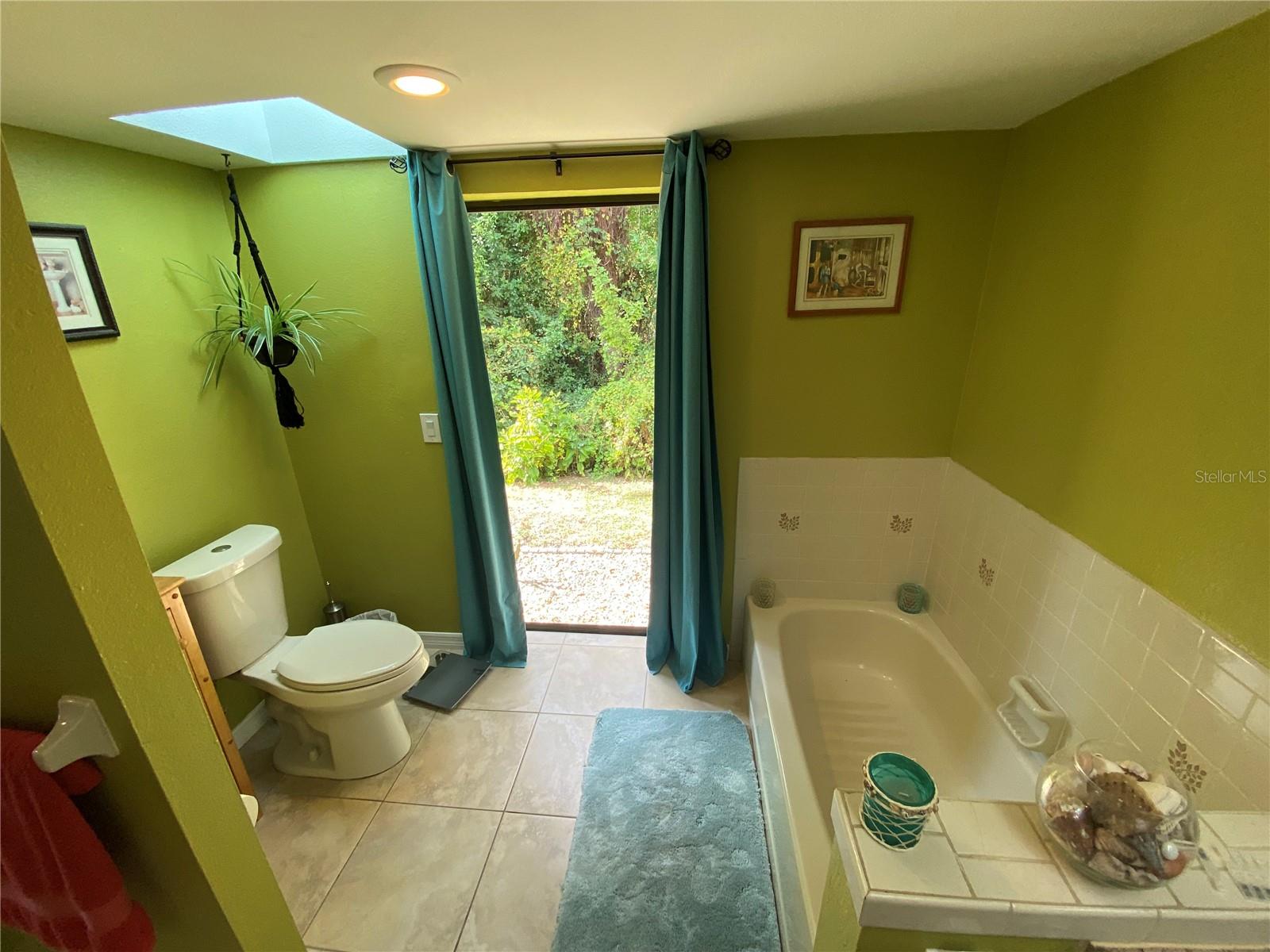 Image 20 of 30 For 18331 Yale Avenue