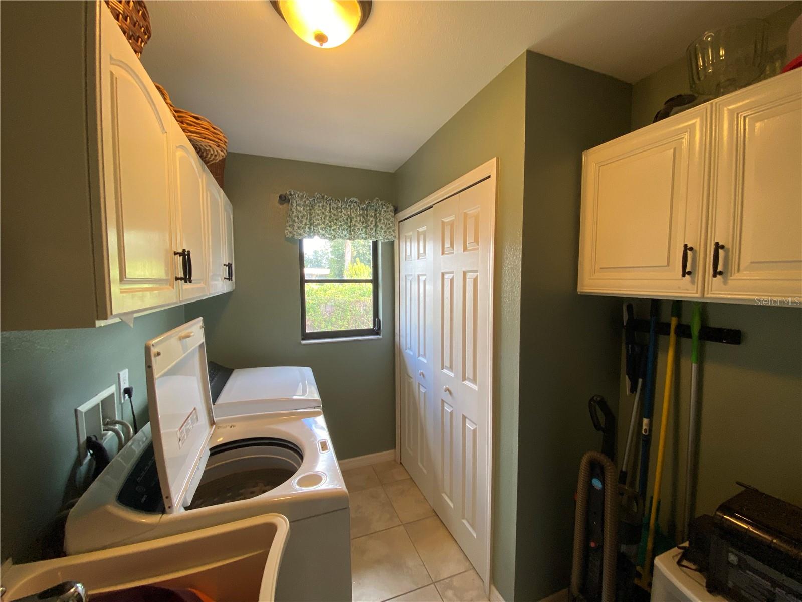 Image 27 of 30 For 18331 Yale Avenue