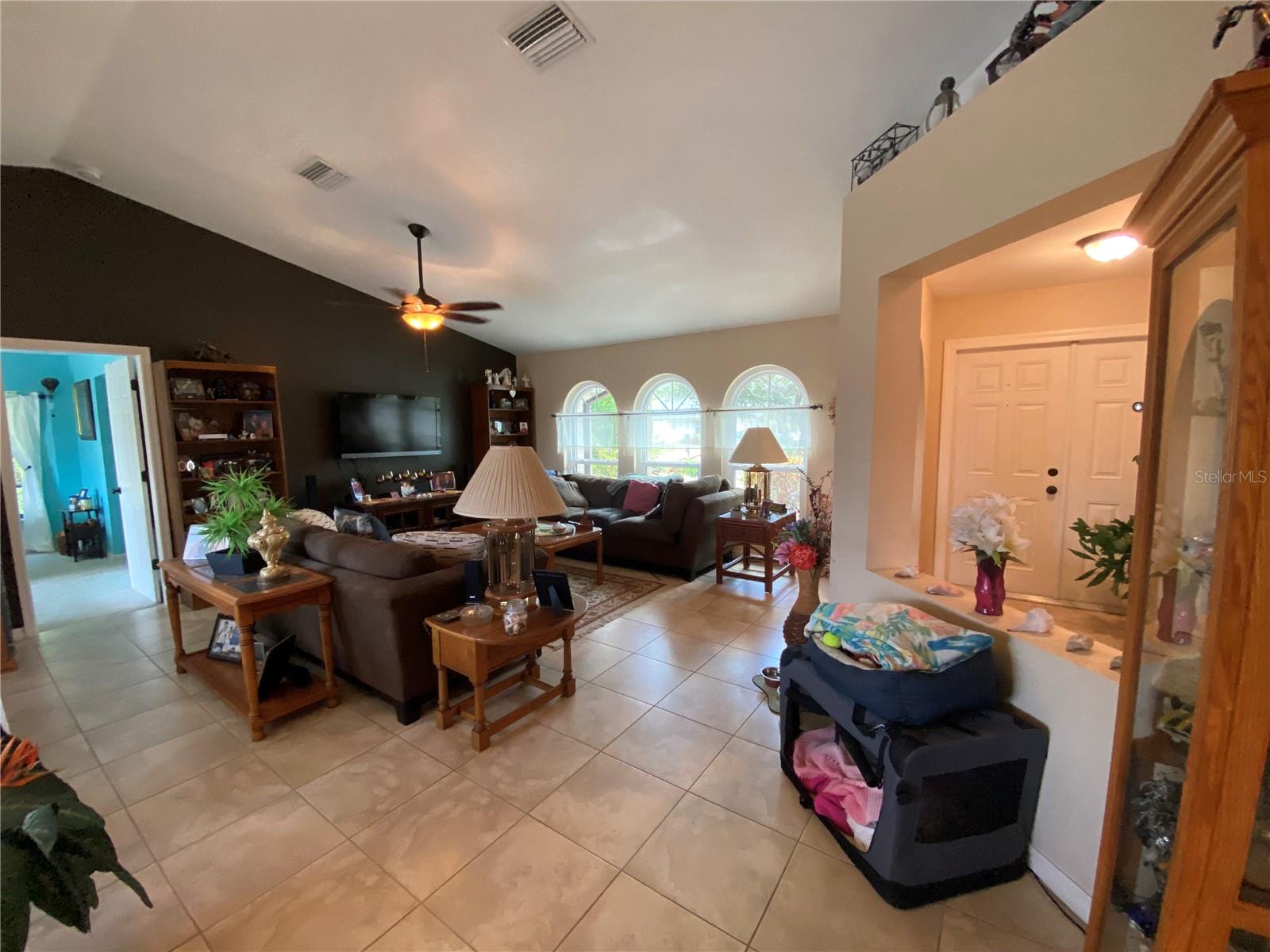 Image 8 of 30 For 18331 Yale Avenue