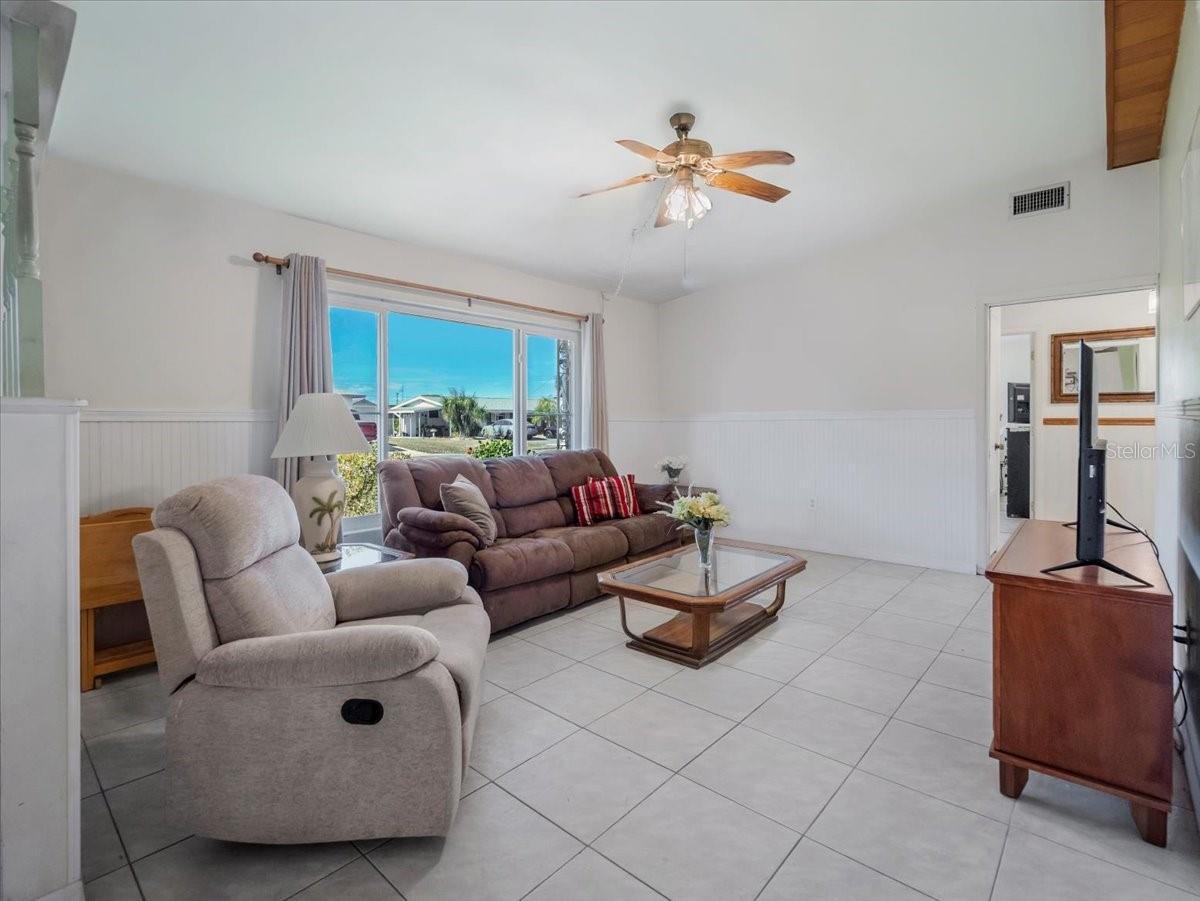 Image 11 of 45 For 151 Emmett Avenue Ne