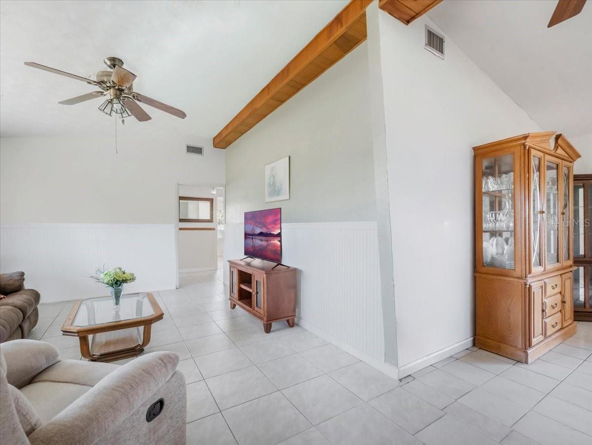 Image 14 of 45 For 151 Emmett Avenue Ne