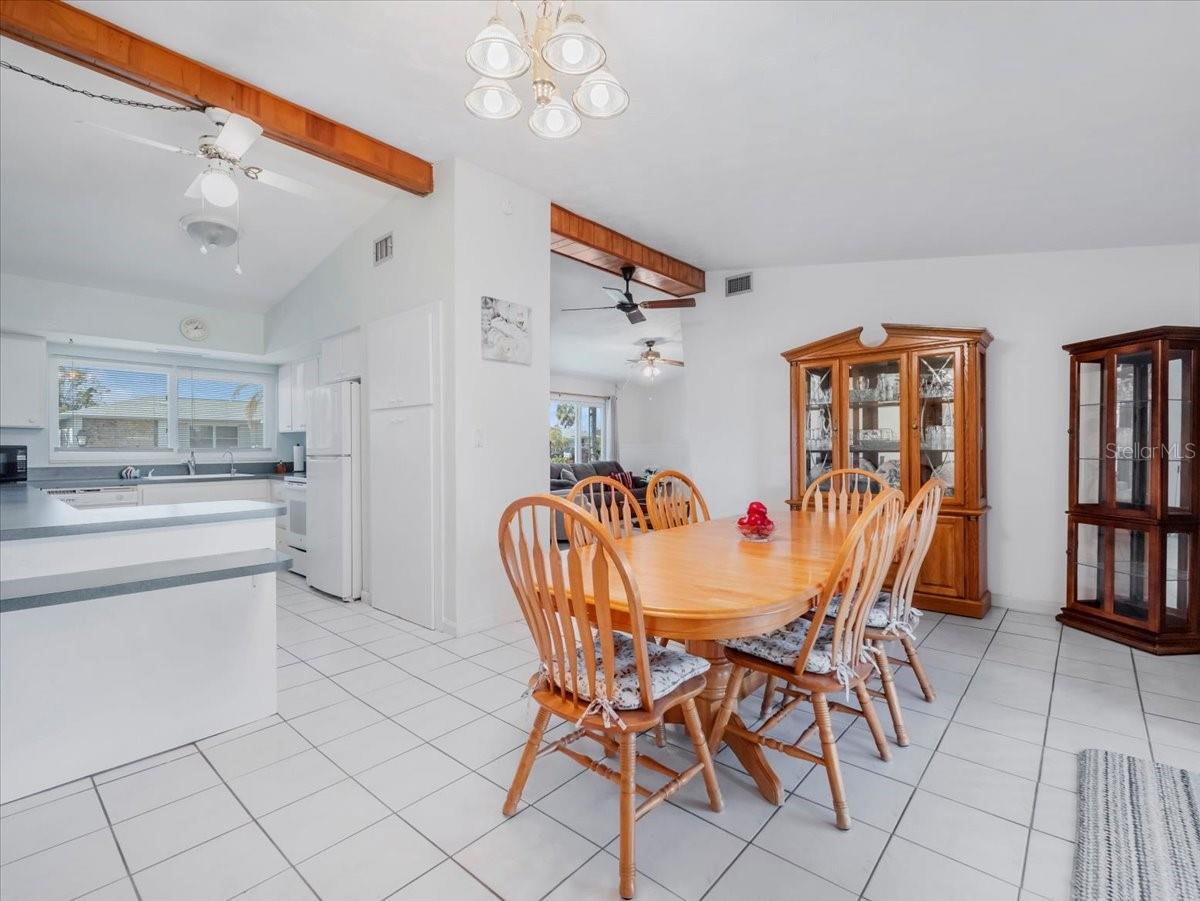 Image 17 of 45 For 151 Emmett Avenue Ne