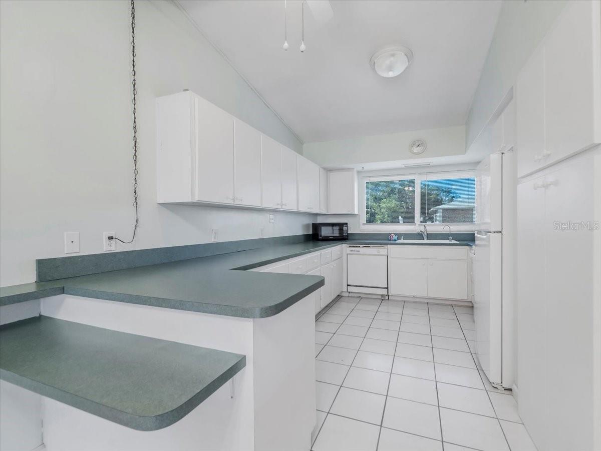 Image 21 of 45 For 151 Emmett Avenue Ne