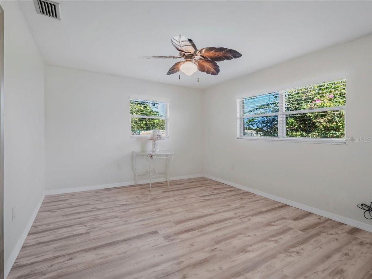 Image 25 of 45 For 151 Emmett Avenue Ne